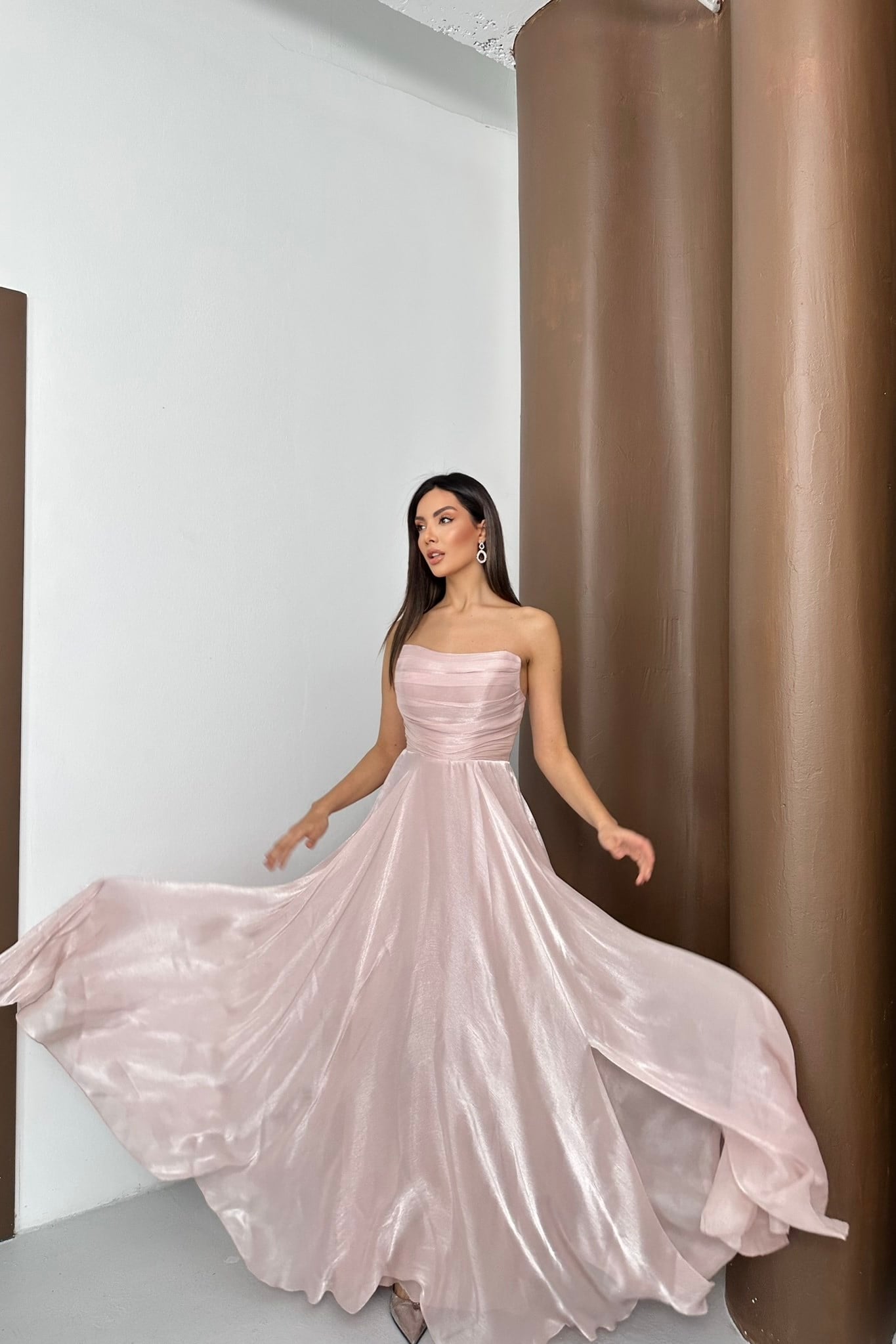 Straplez Düz Organze Kumaş Abiye Elbise - Pudra