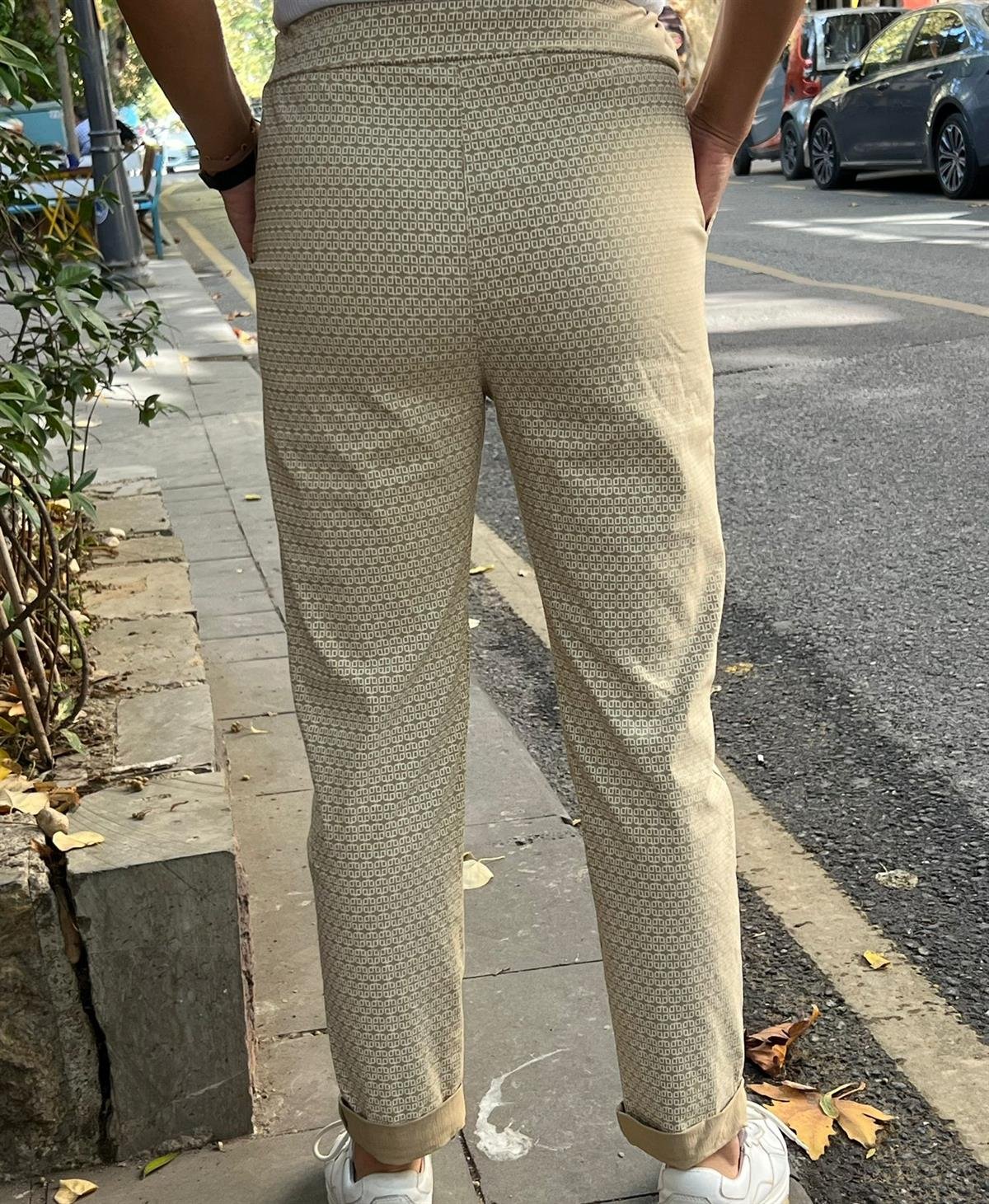 Bej Geometrik Likralı Pantolon