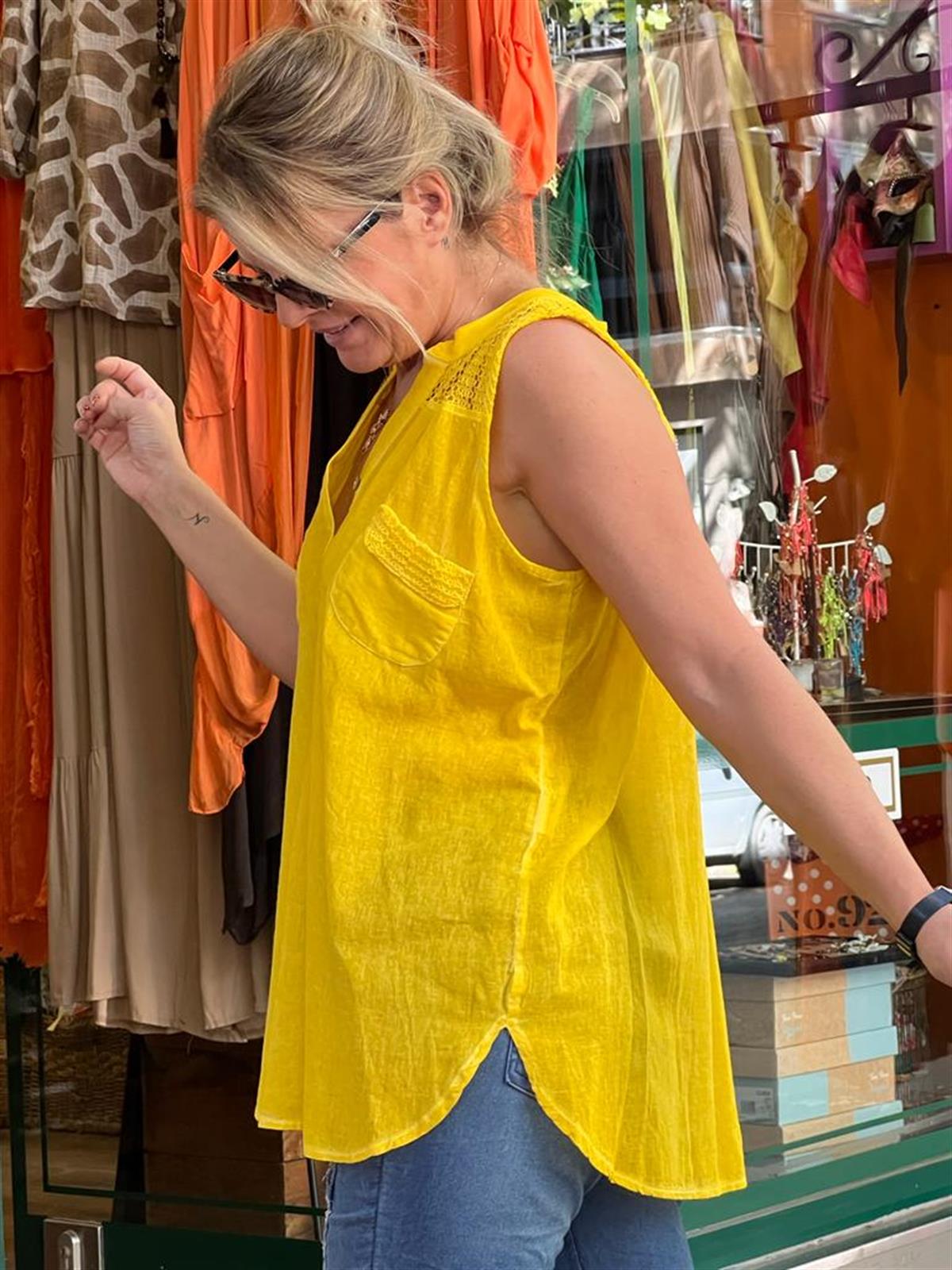 Dantelli Kolsuz Bluz