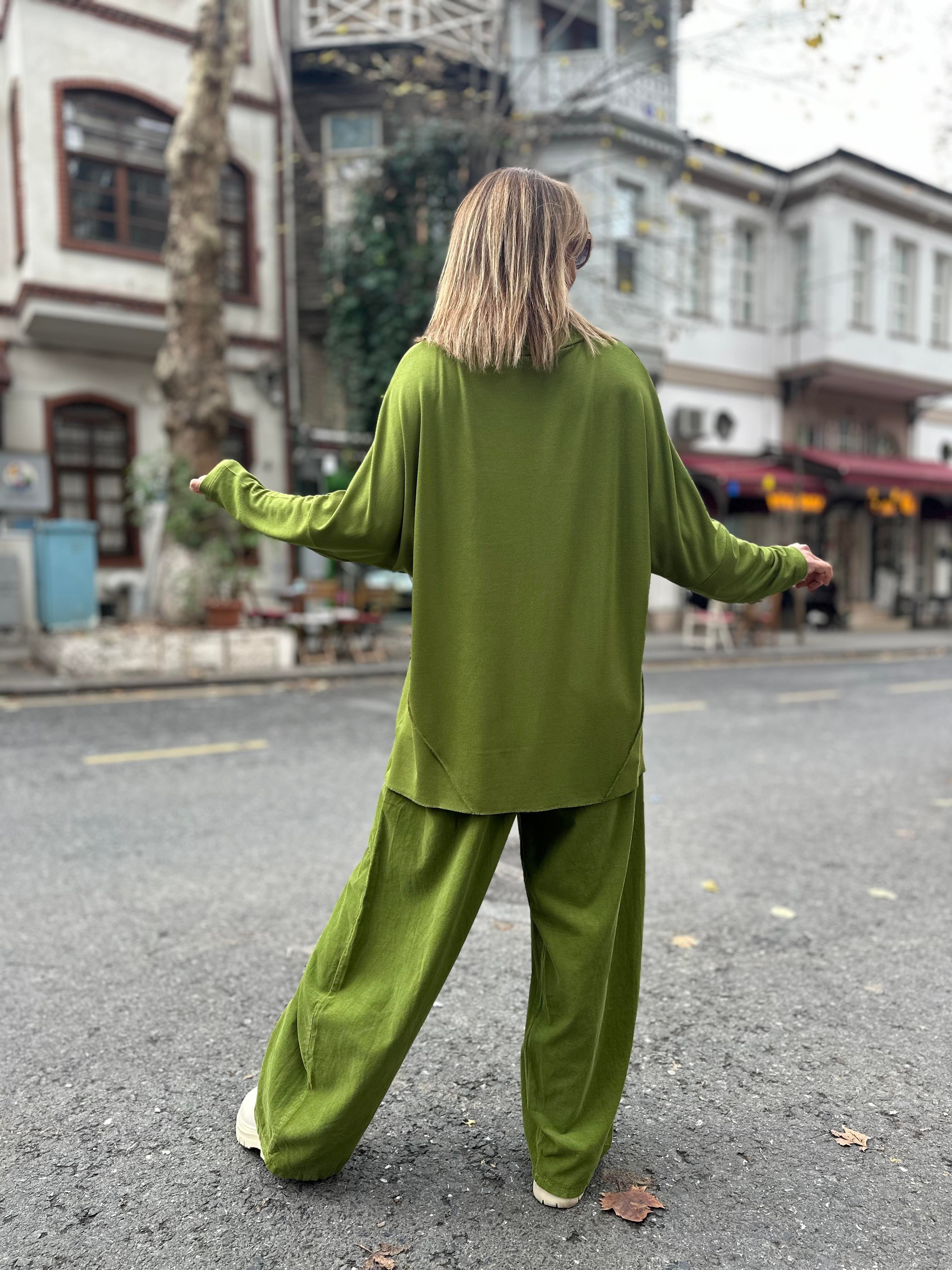 Degaje Yaka Dikiş Detaylı Bluz