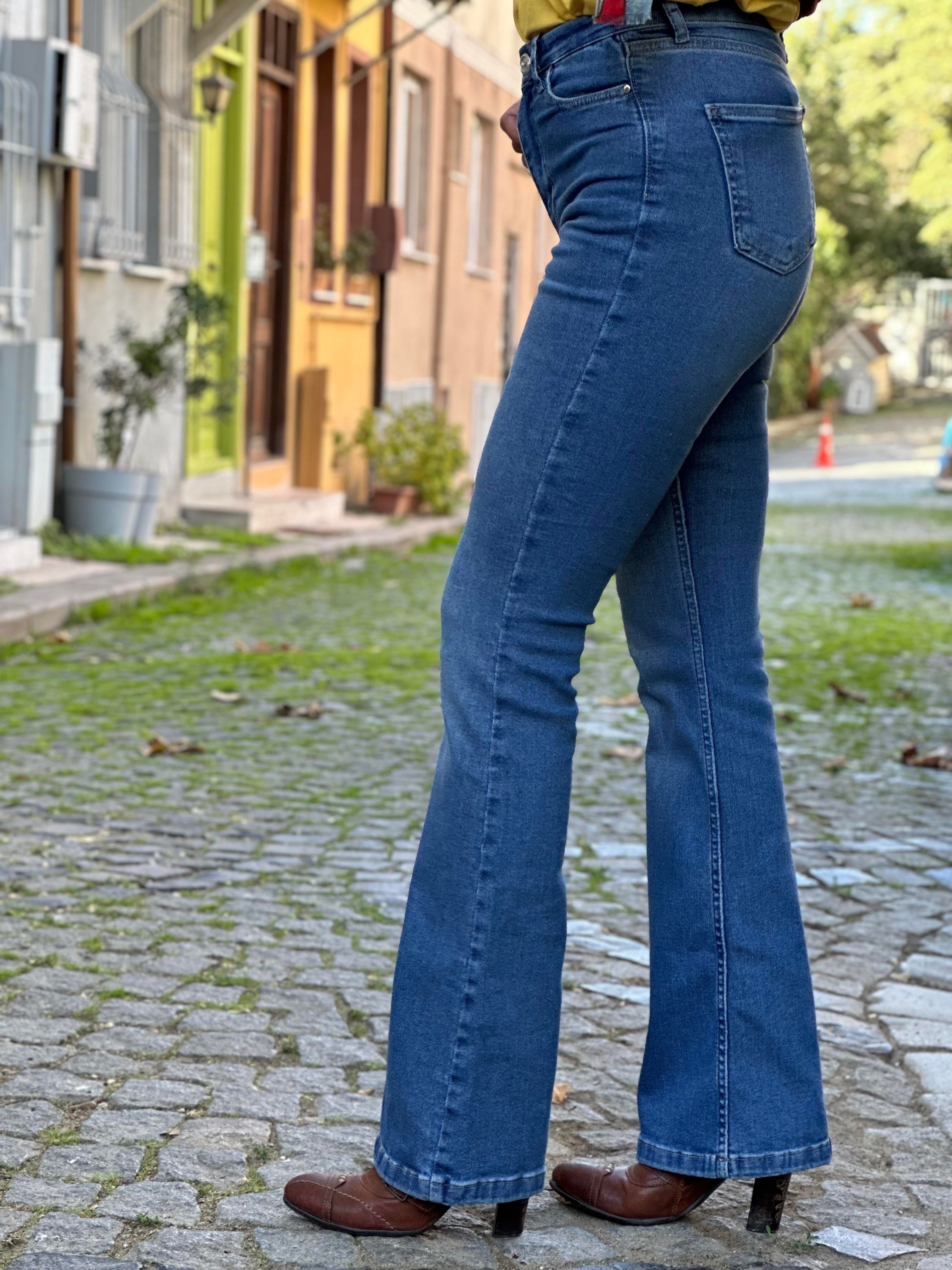 Mavi İspanyol Paça Kot Pantolon