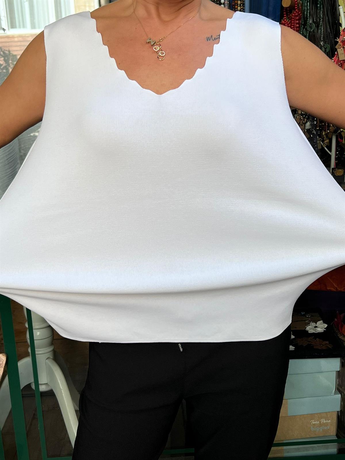 Merdiven Yaka Mersize Kolsuz Bluz