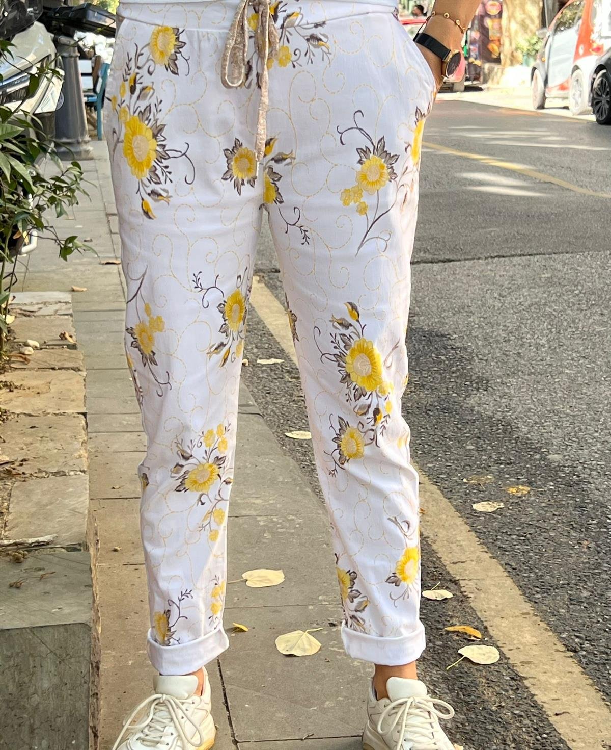 Sarı Çiçekli Likralı Pantolon