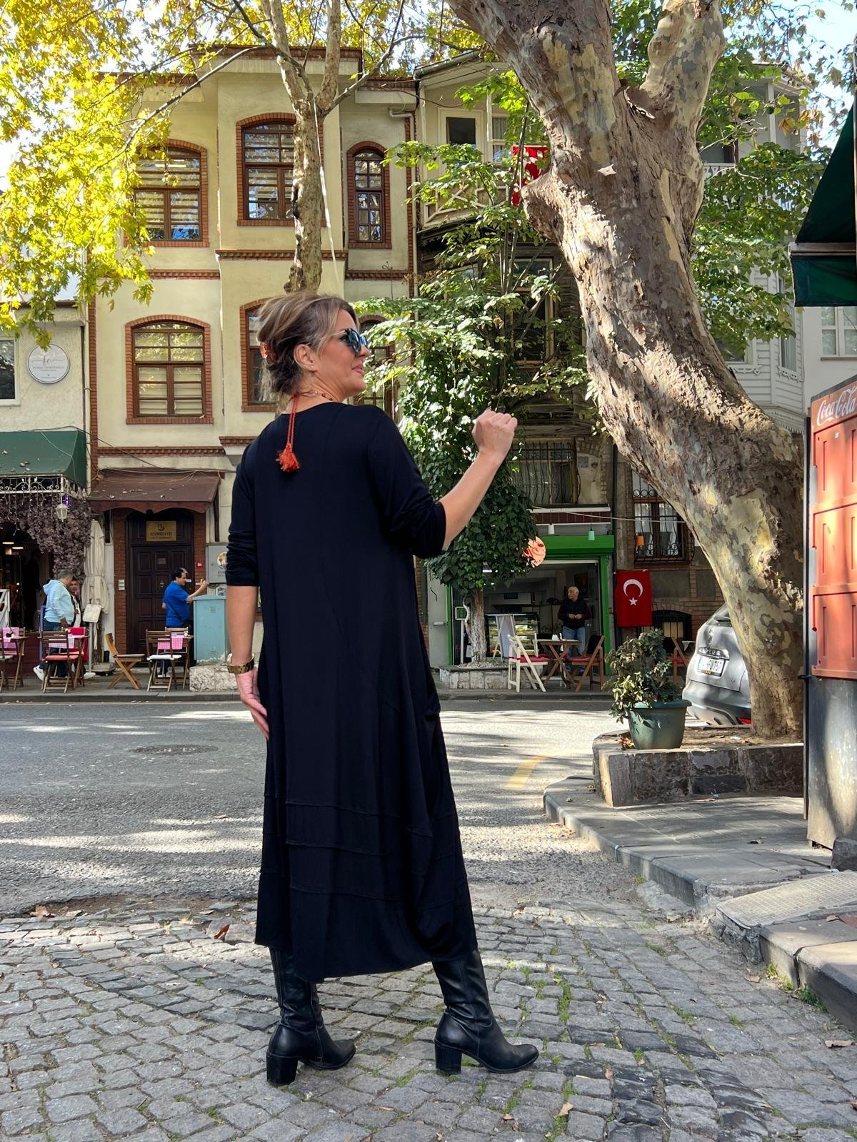 Siyah Salaş Kulaklı Elbise