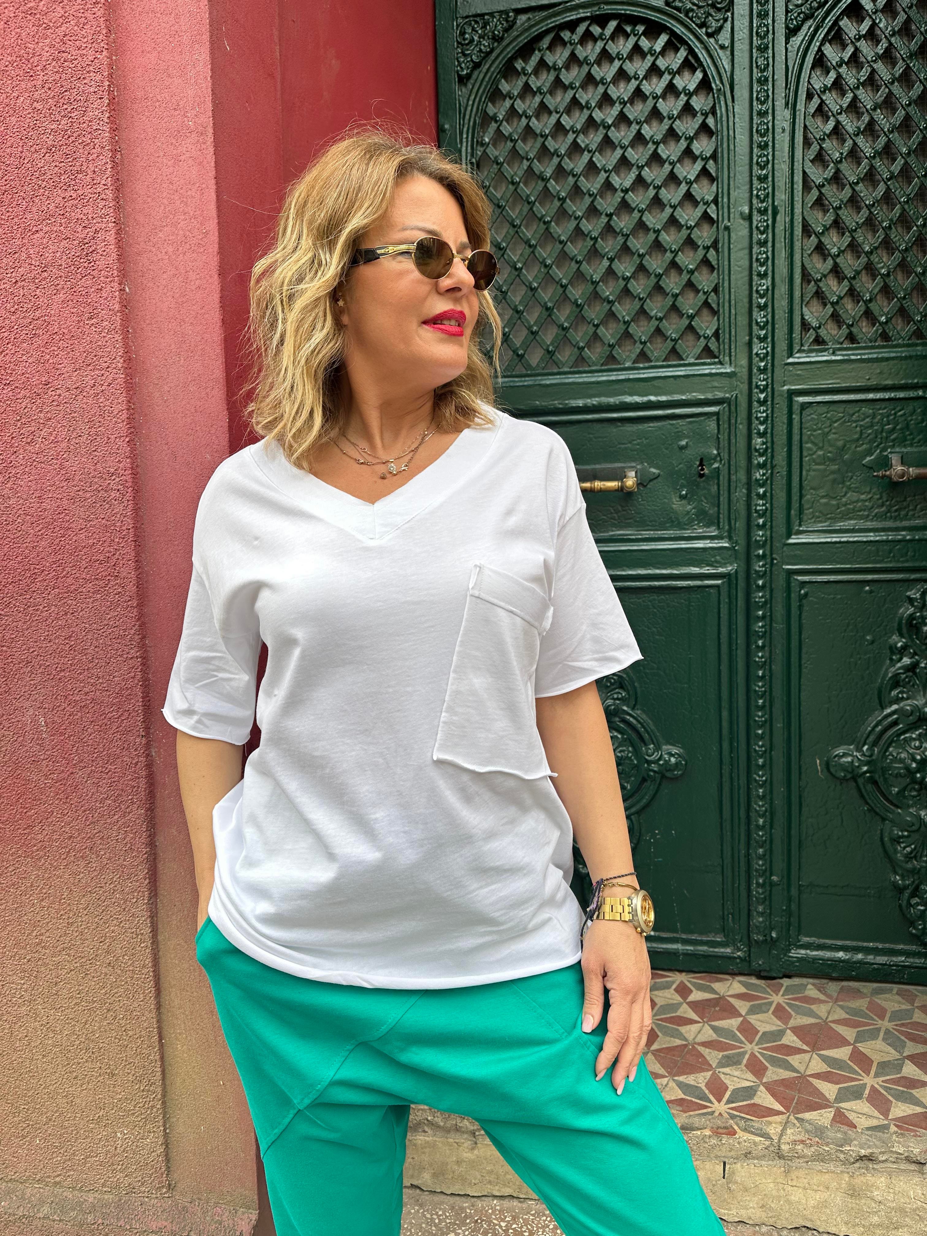 V Yaka Asimetrik Cepli Tshirt