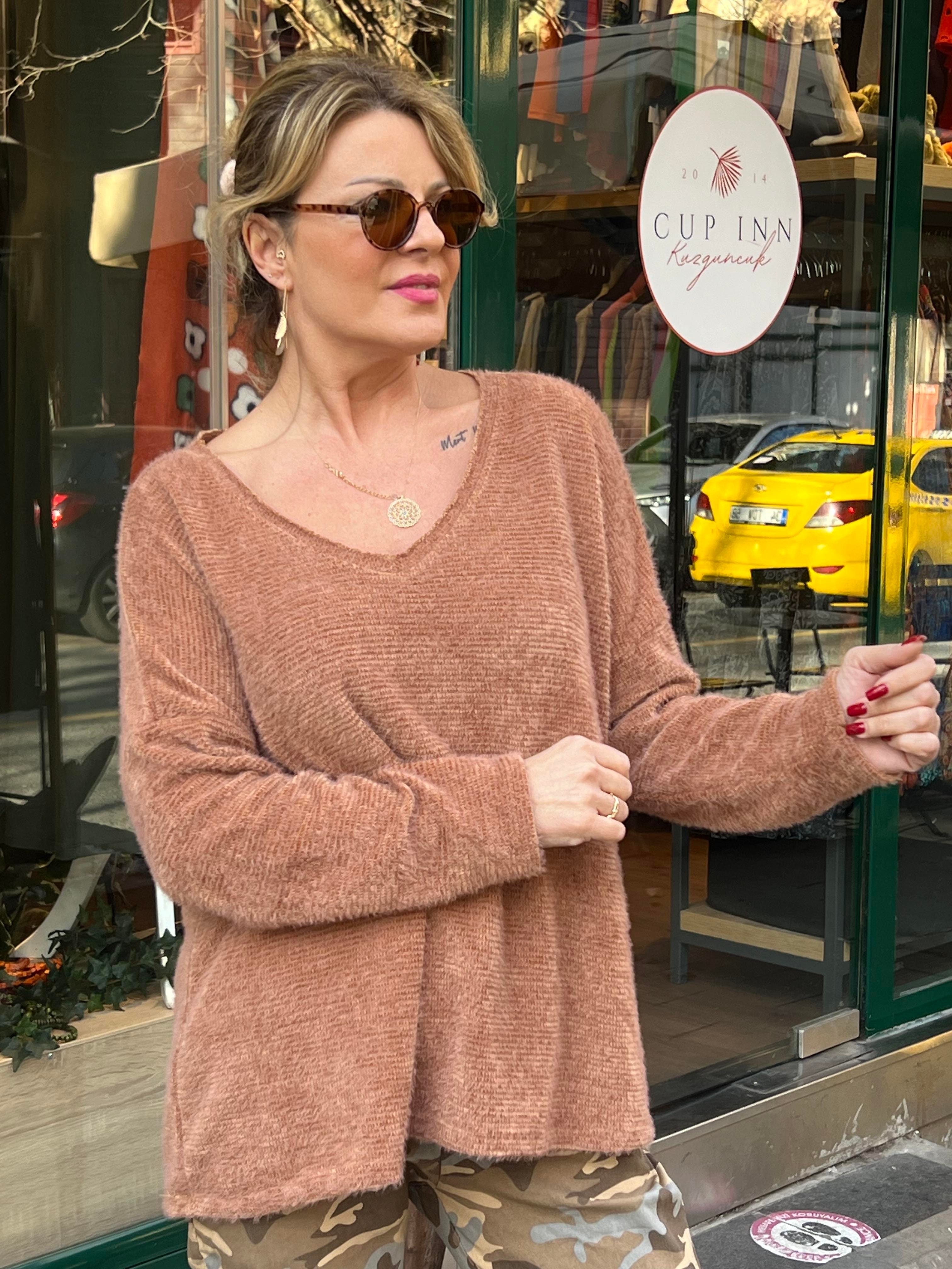 V Yaka İthal Angora Triko