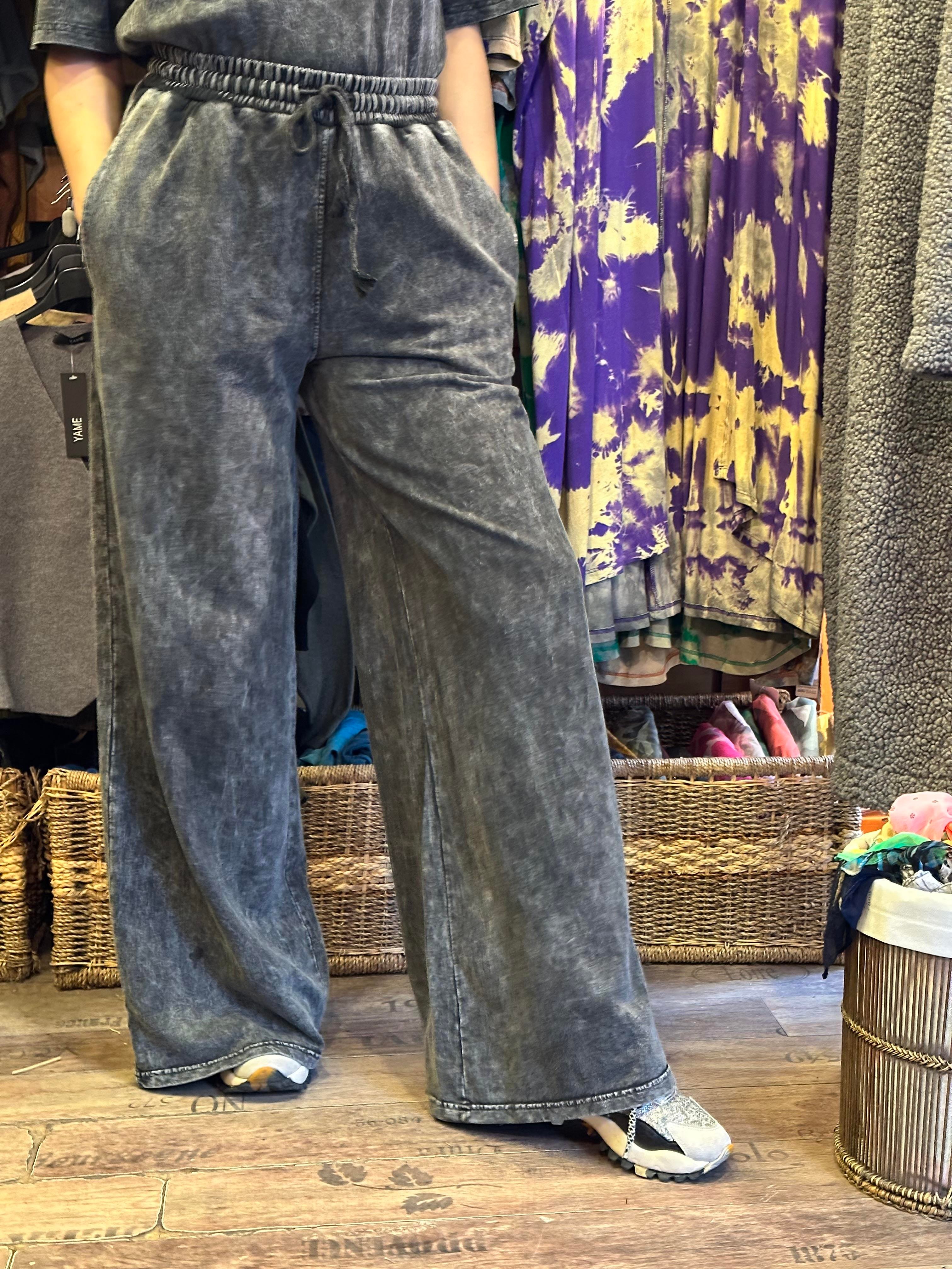 Yıkamalı Bol Paça Eşofman Pantolon
