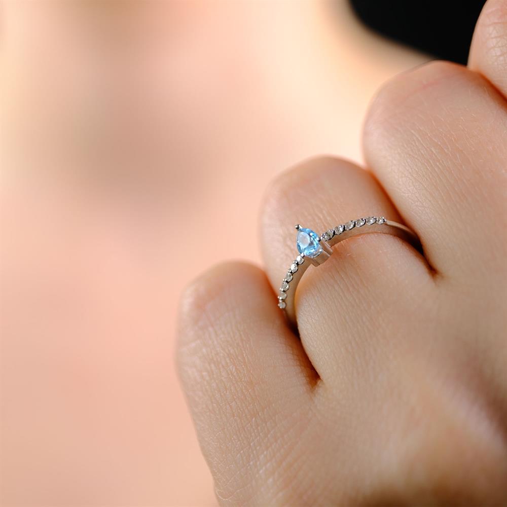0.08 Karat Pırlanta Damla Blue Topaz Yüzük