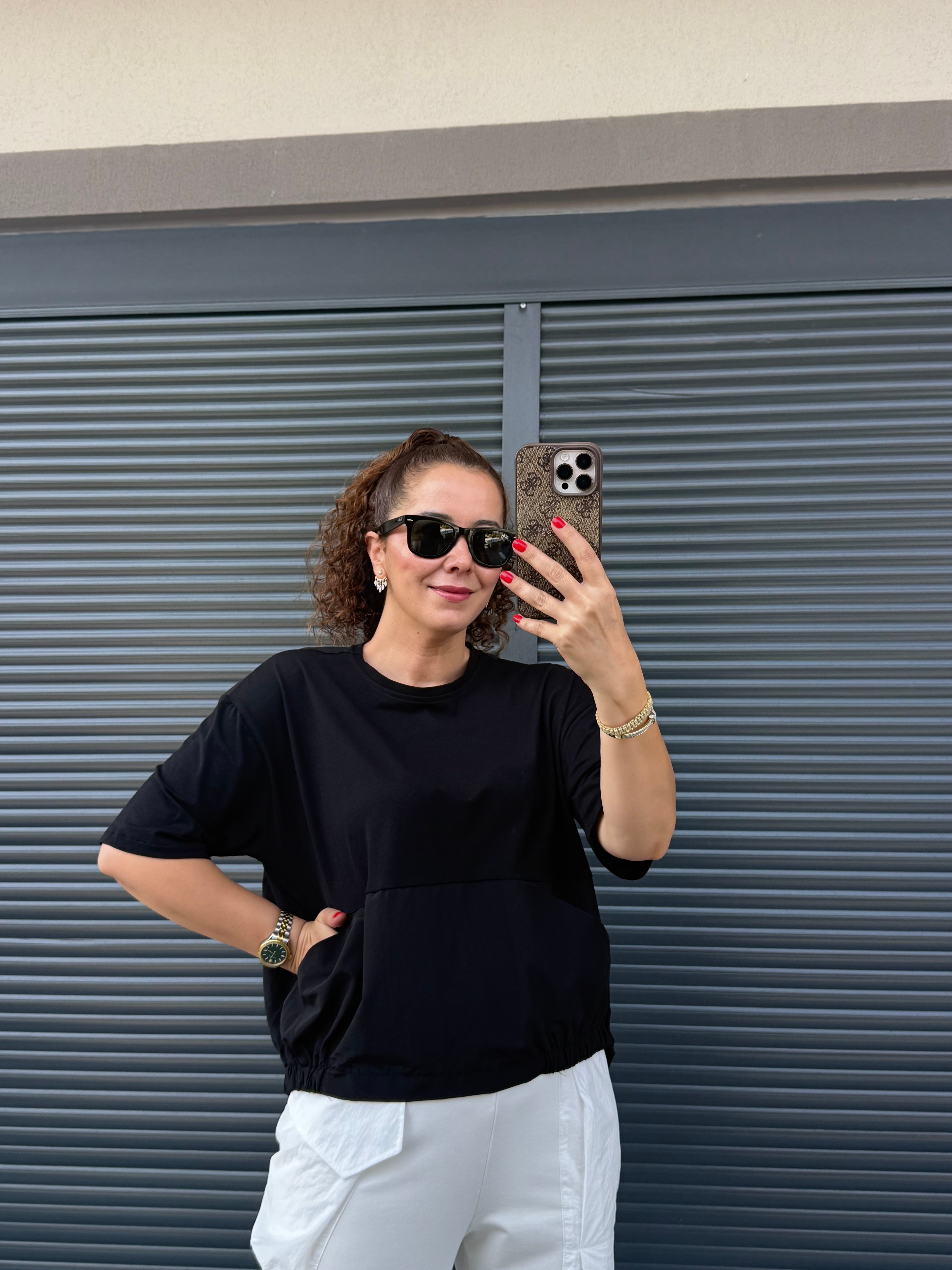 Arkası Düğme Detaylı Cepli T-Shirt Siyah