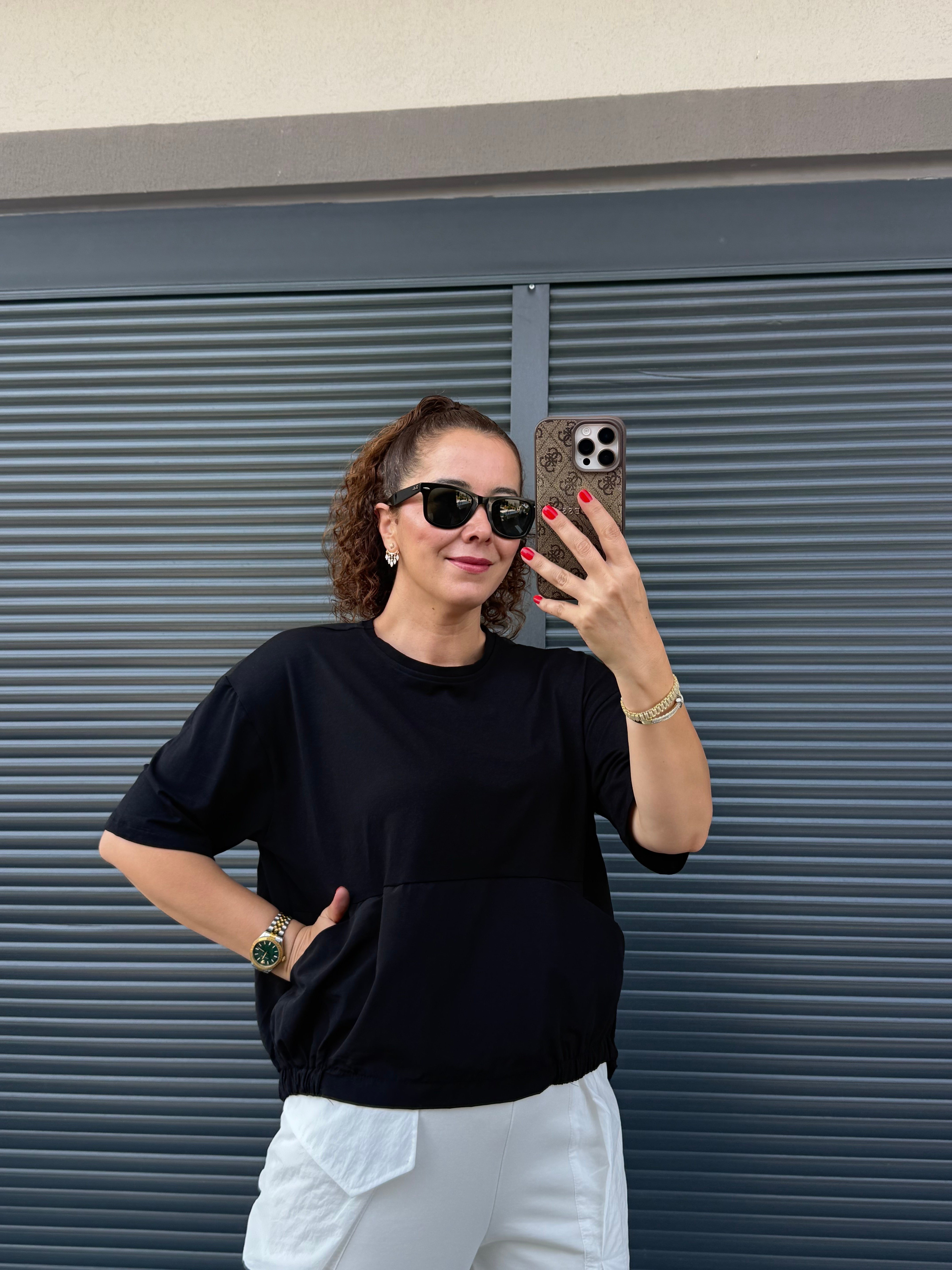 Arkası Düğme Detaylı Cepli T-Shirt Siyah