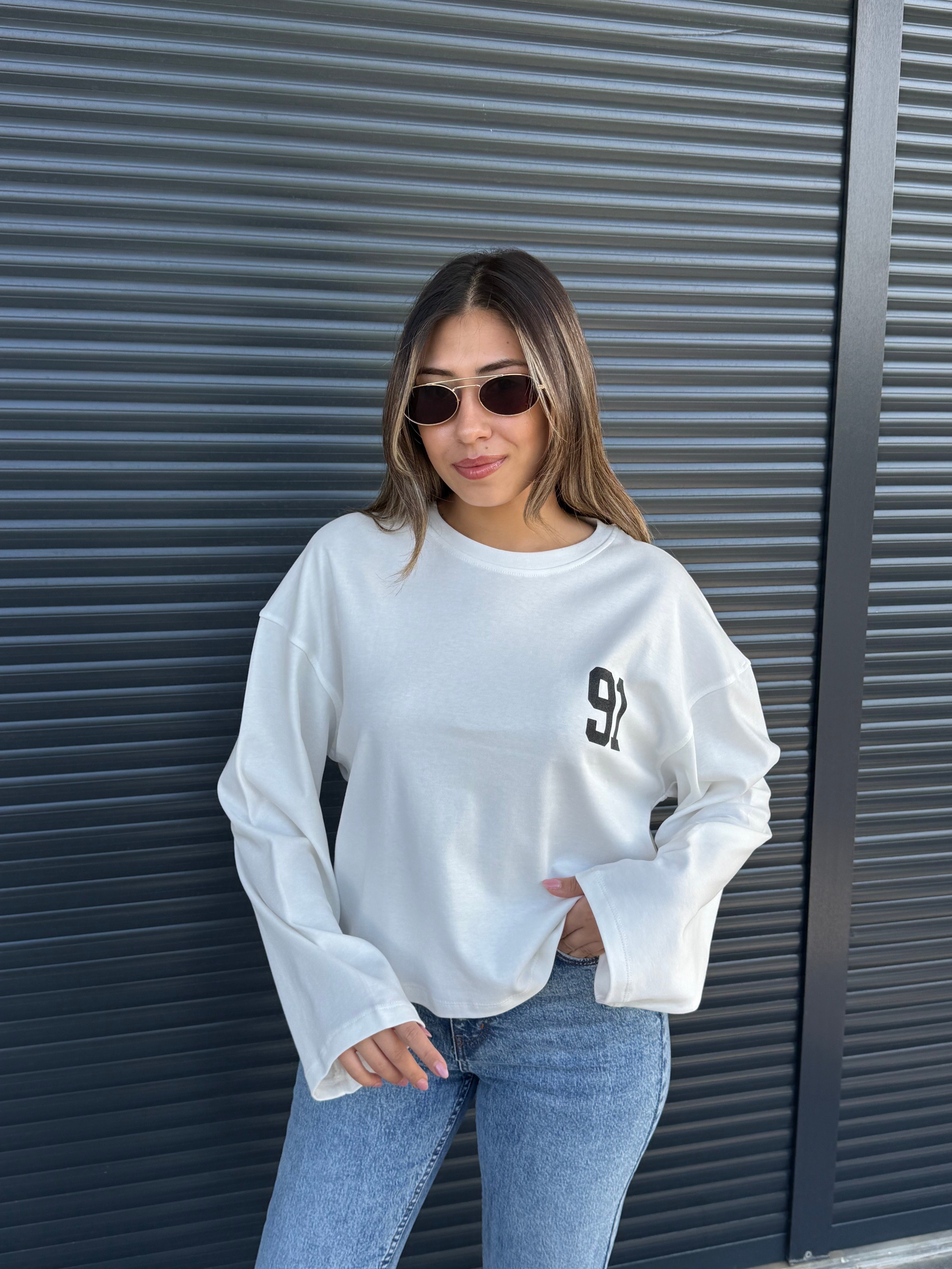 Beyaz Rakam Baskılı İnce Sweatshirt