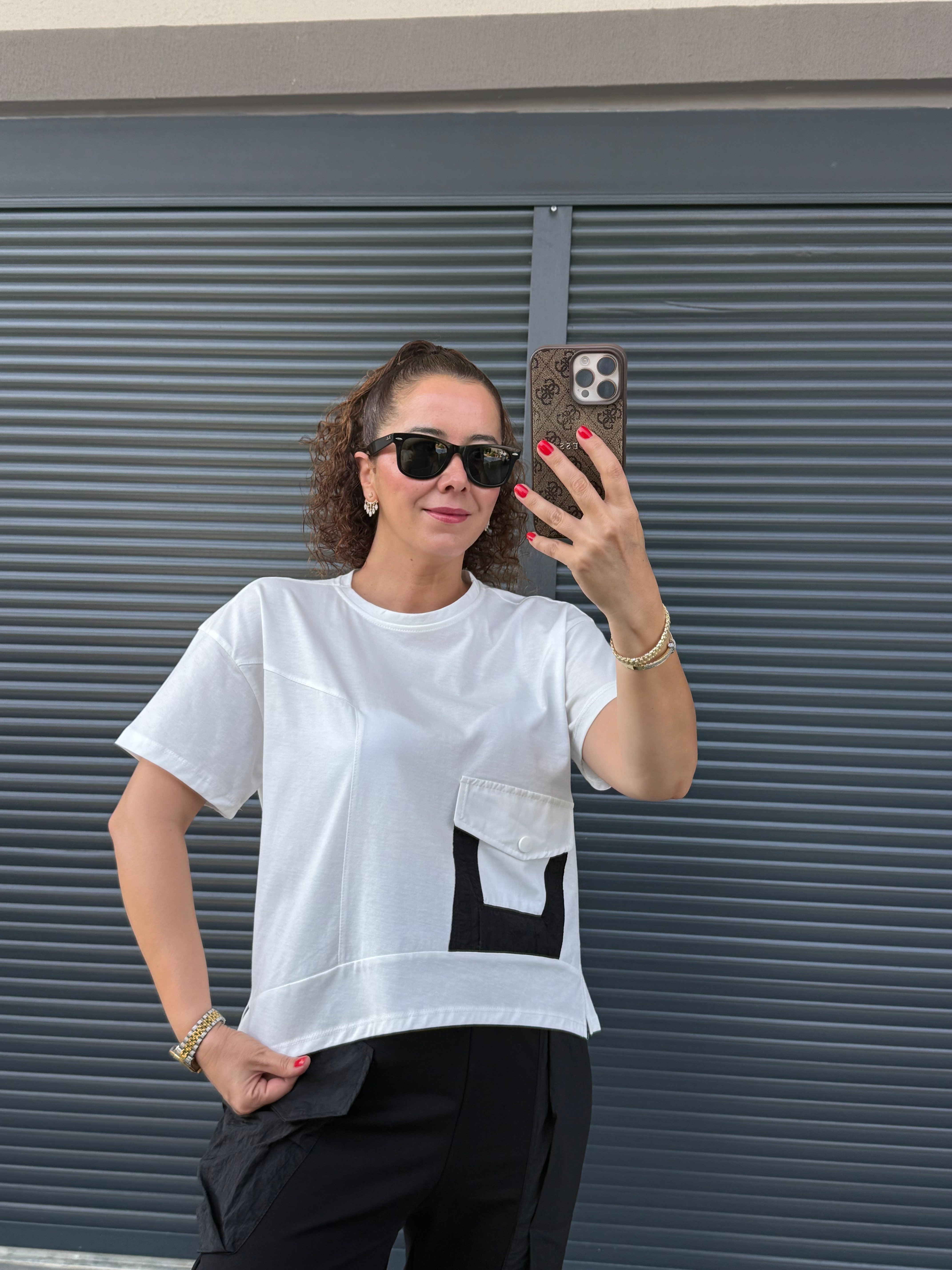 Cep Detaylı Tasarım T-Shirt Beyaz