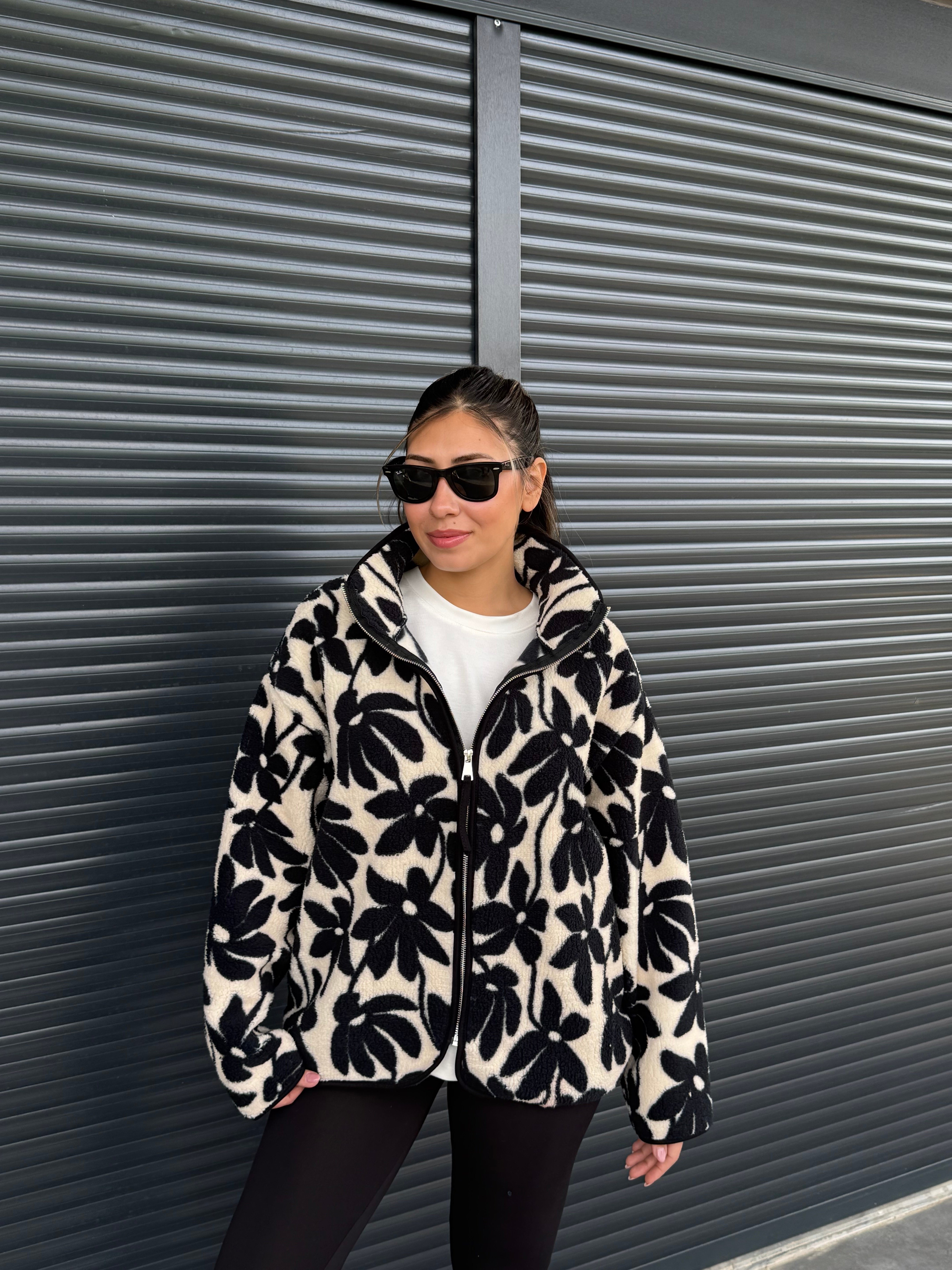 Çiçek Desenli Fermuarlı Polar Sweat Siyah