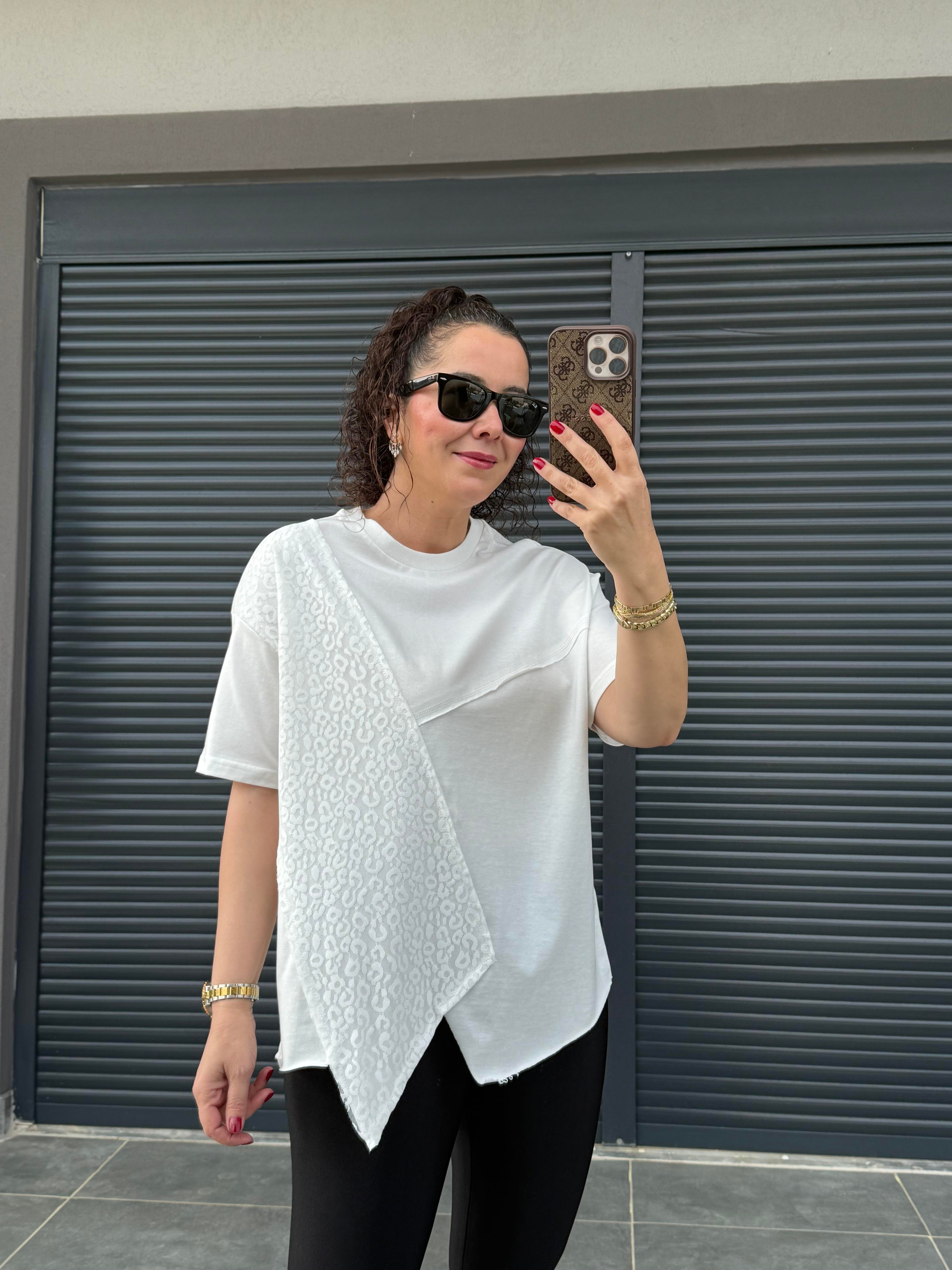 Dantel Detaylı Tasarım T-shirt Beyaz