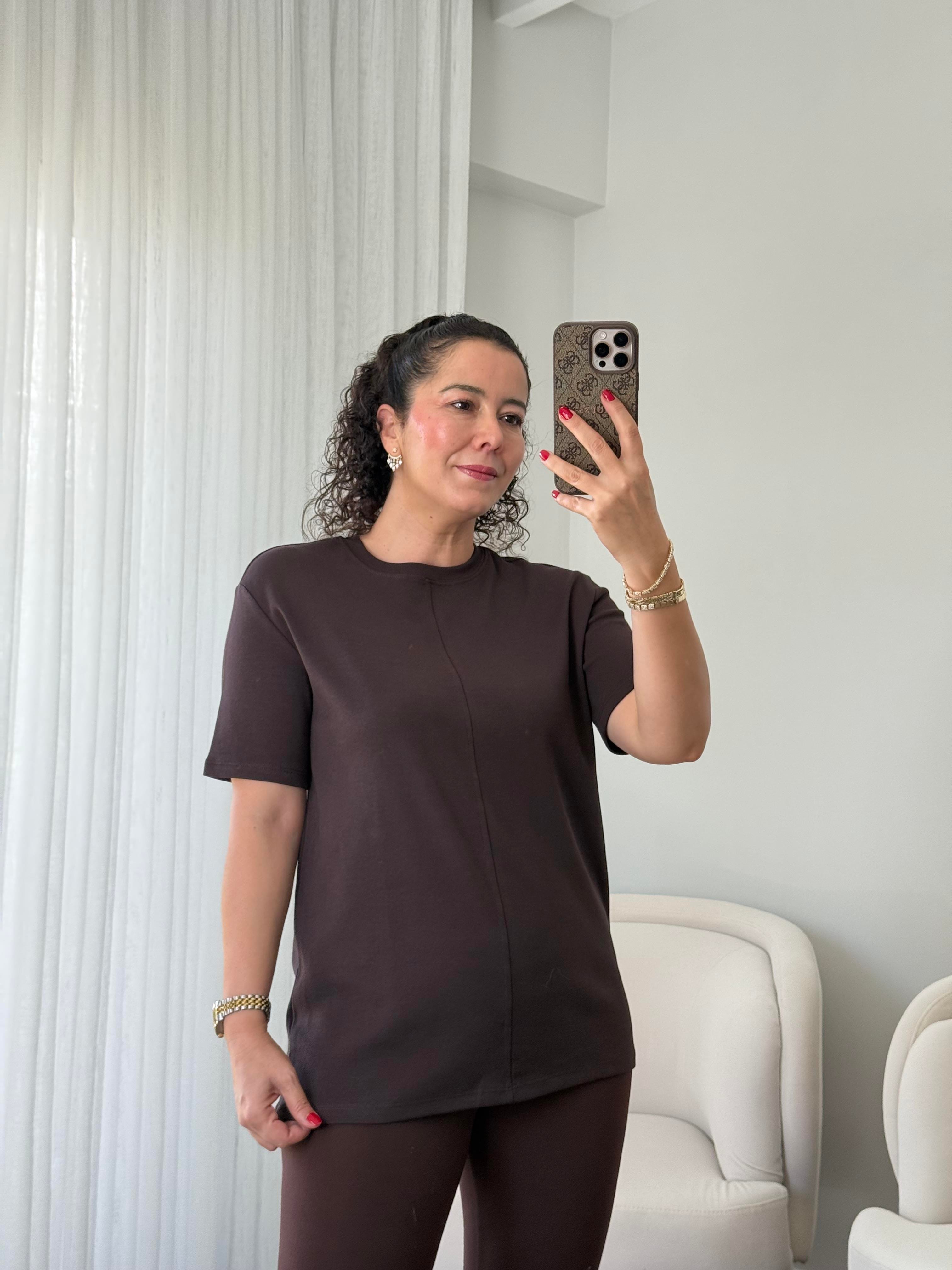 Dilvin Önü Dikiş Detaylı T-Shirt Acı Kahve