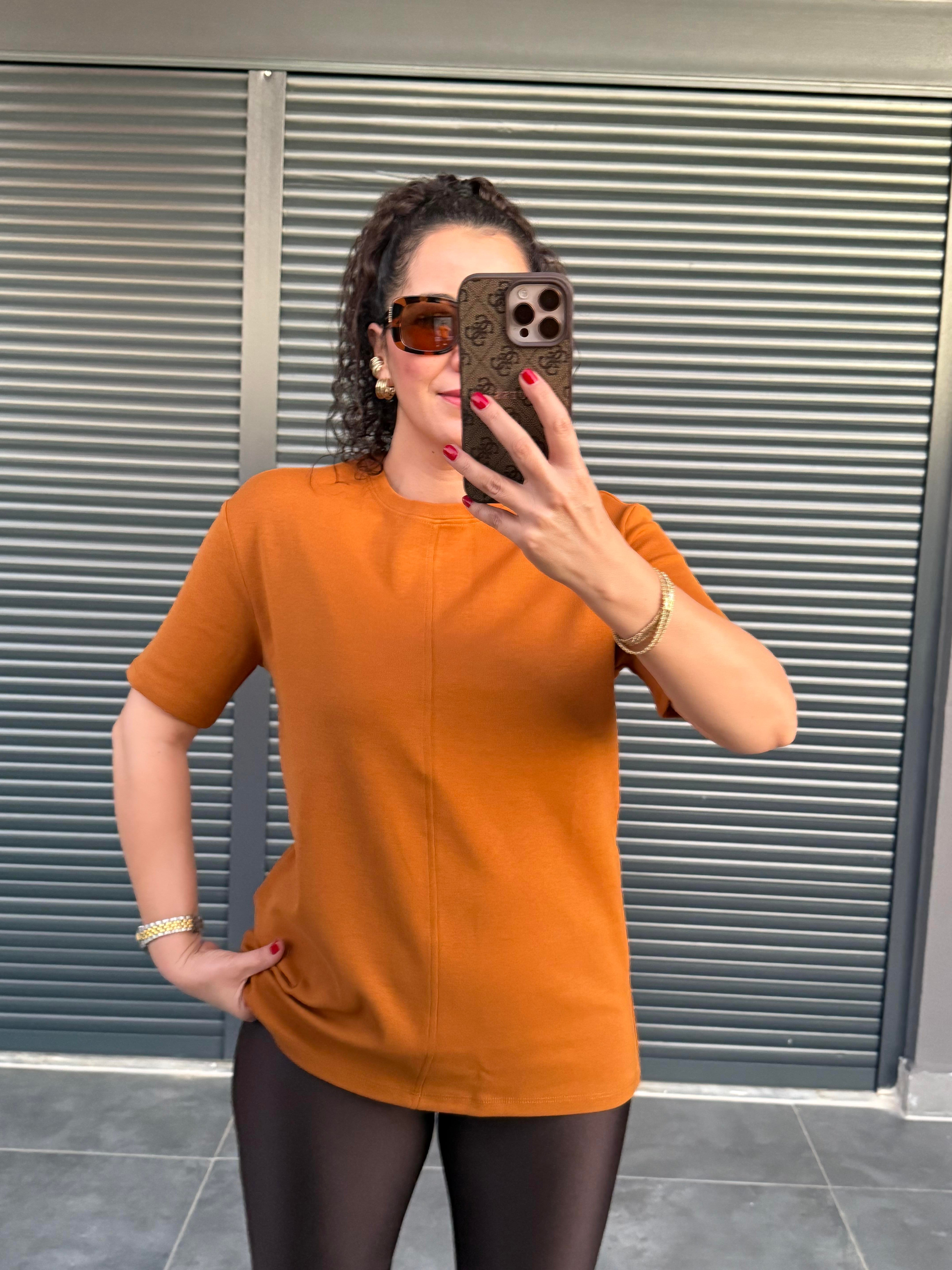 Dilvin Önü Dikiş Detaylı T-Shirt Kiremit