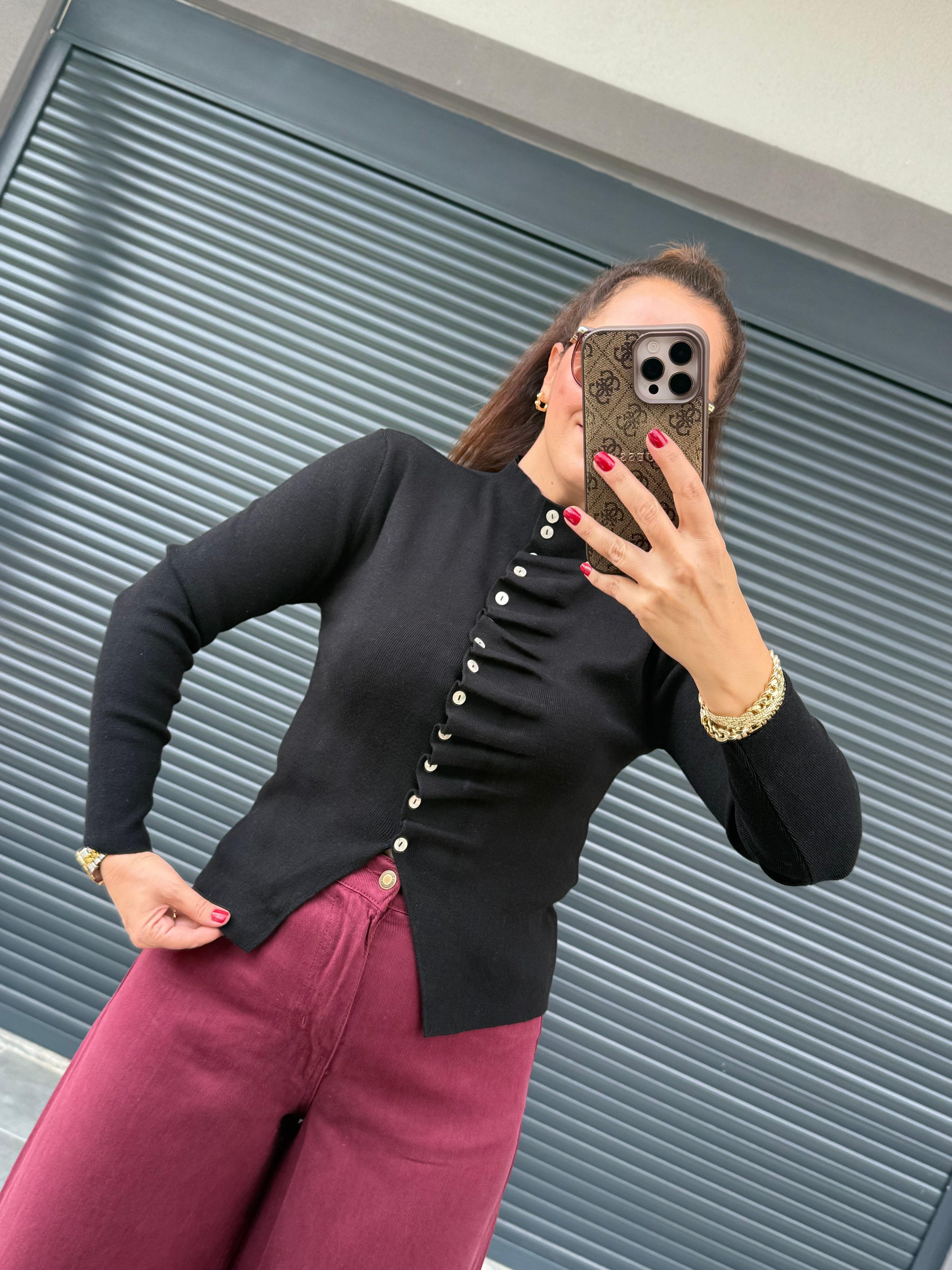 Düğmeli Fırfır Detaylı Elit Triko Siyah