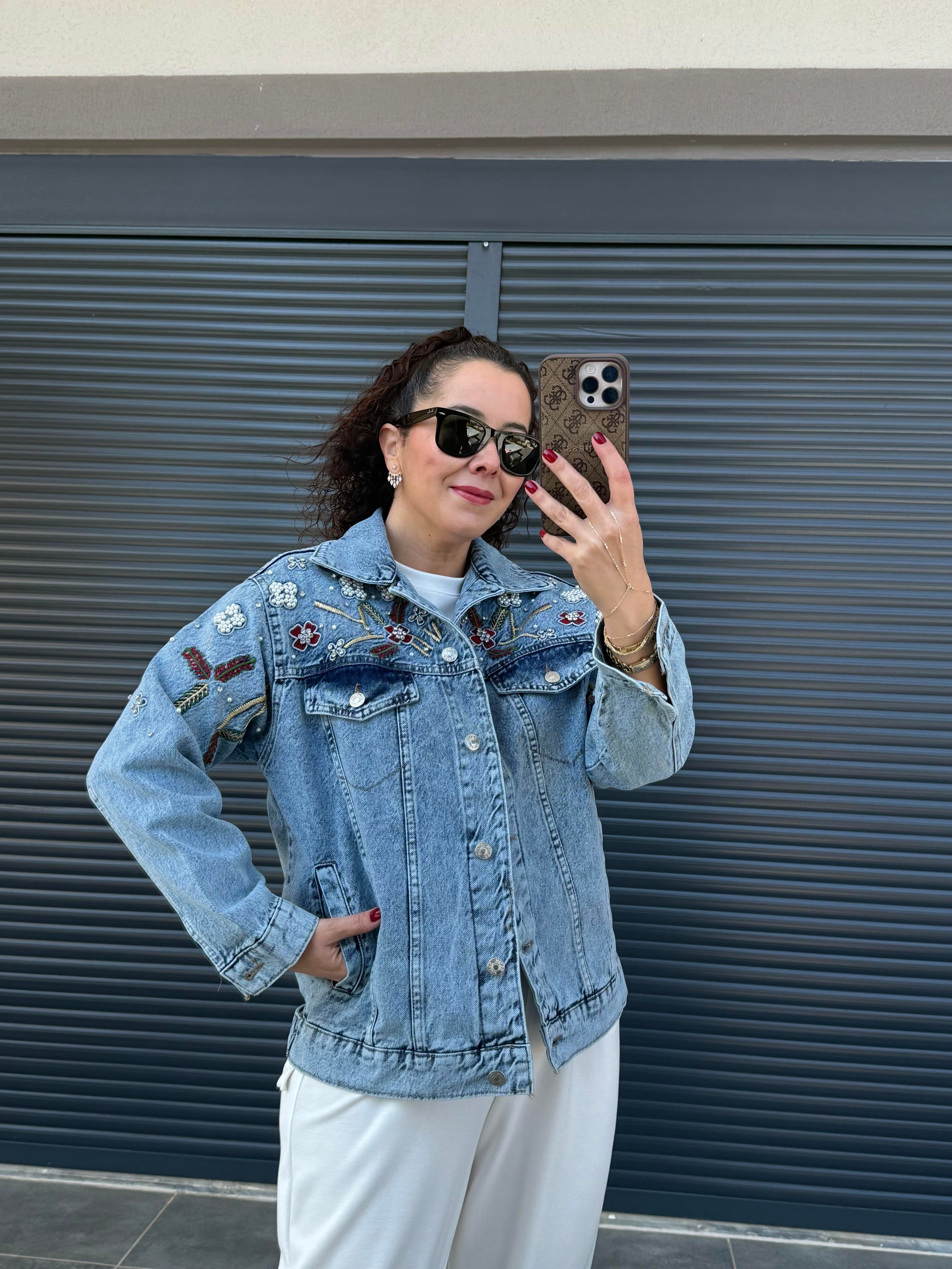 İnci Ve Nakış İşlemeli Denim Ceket
