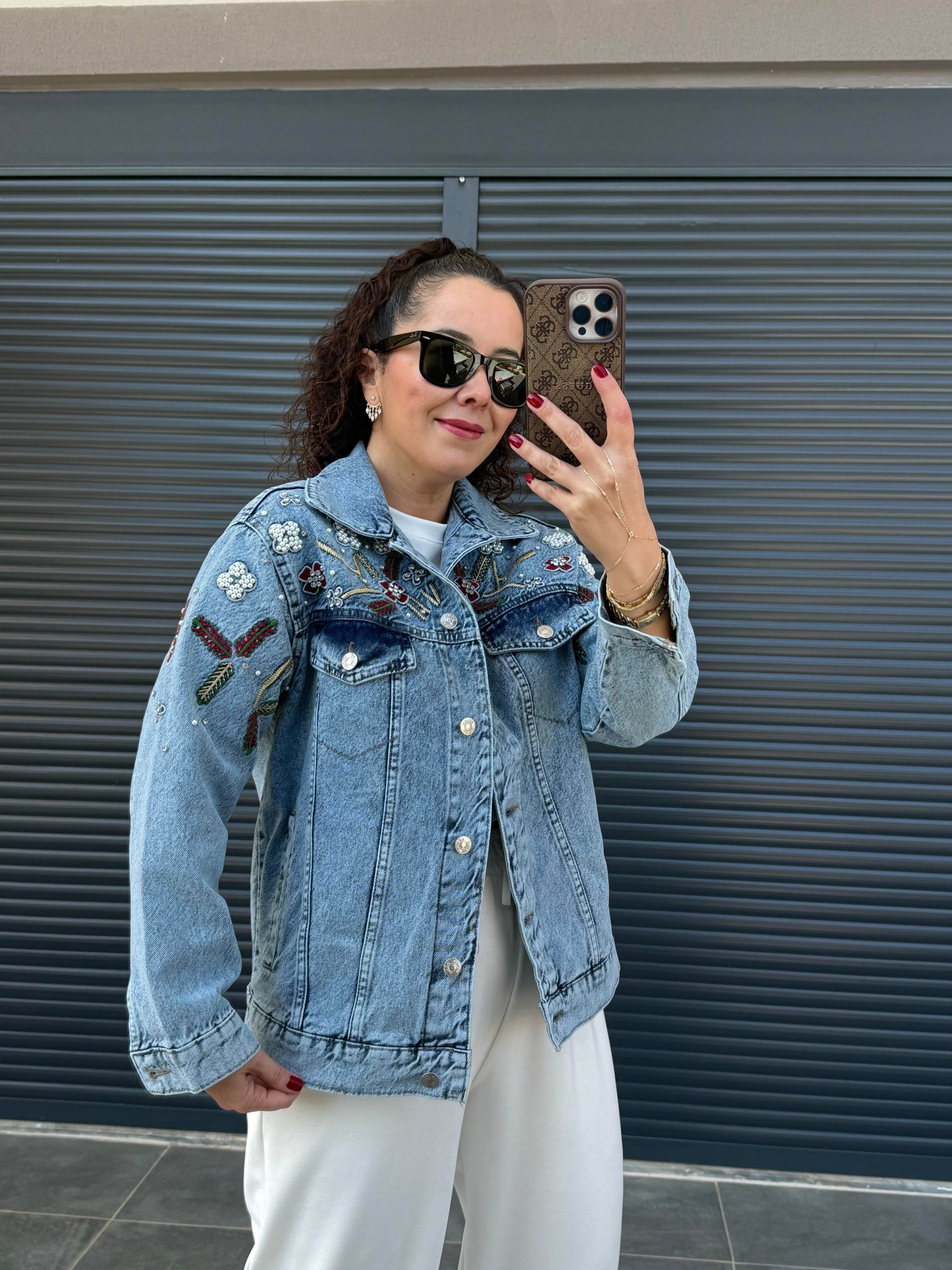 İnci Ve Nakış İşlemeli Denim Ceket