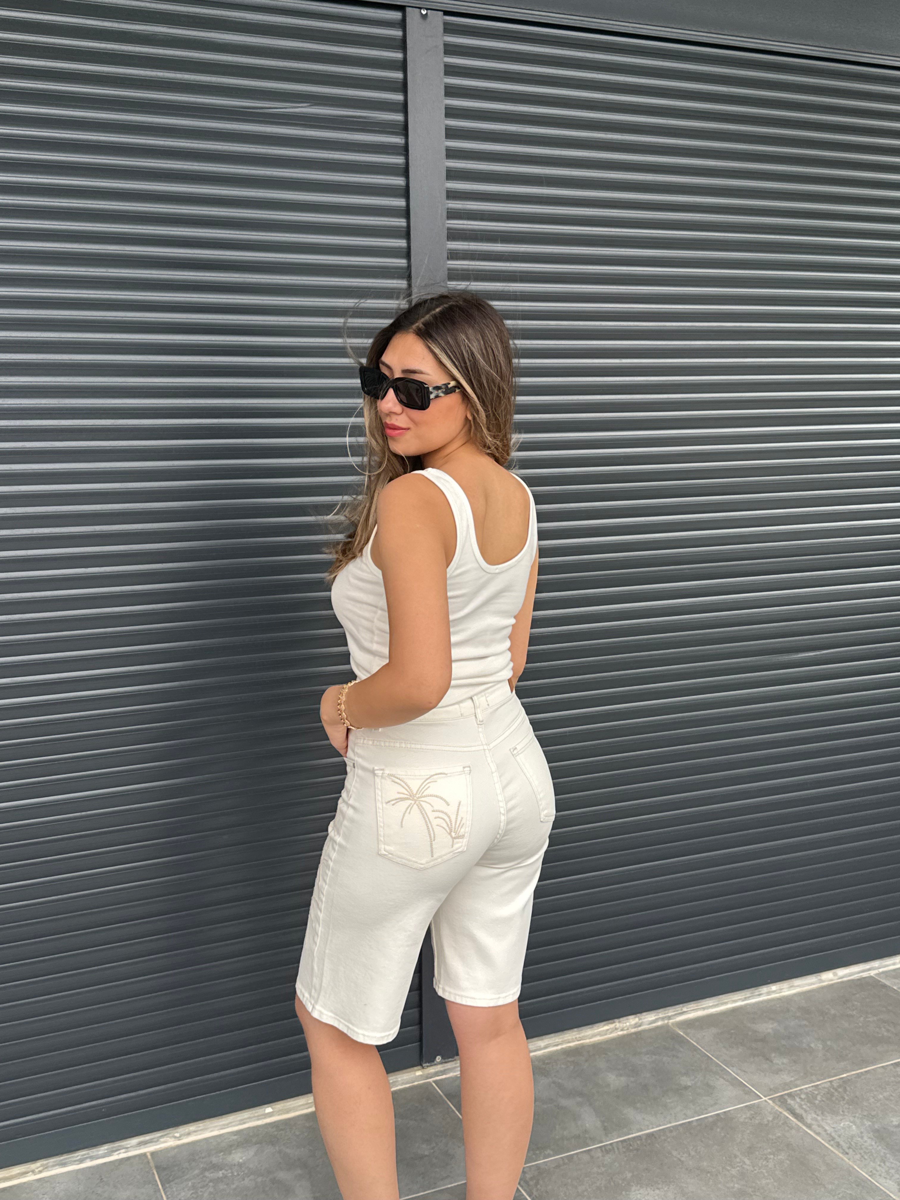 Karol Nakışlı Bermuda Şort