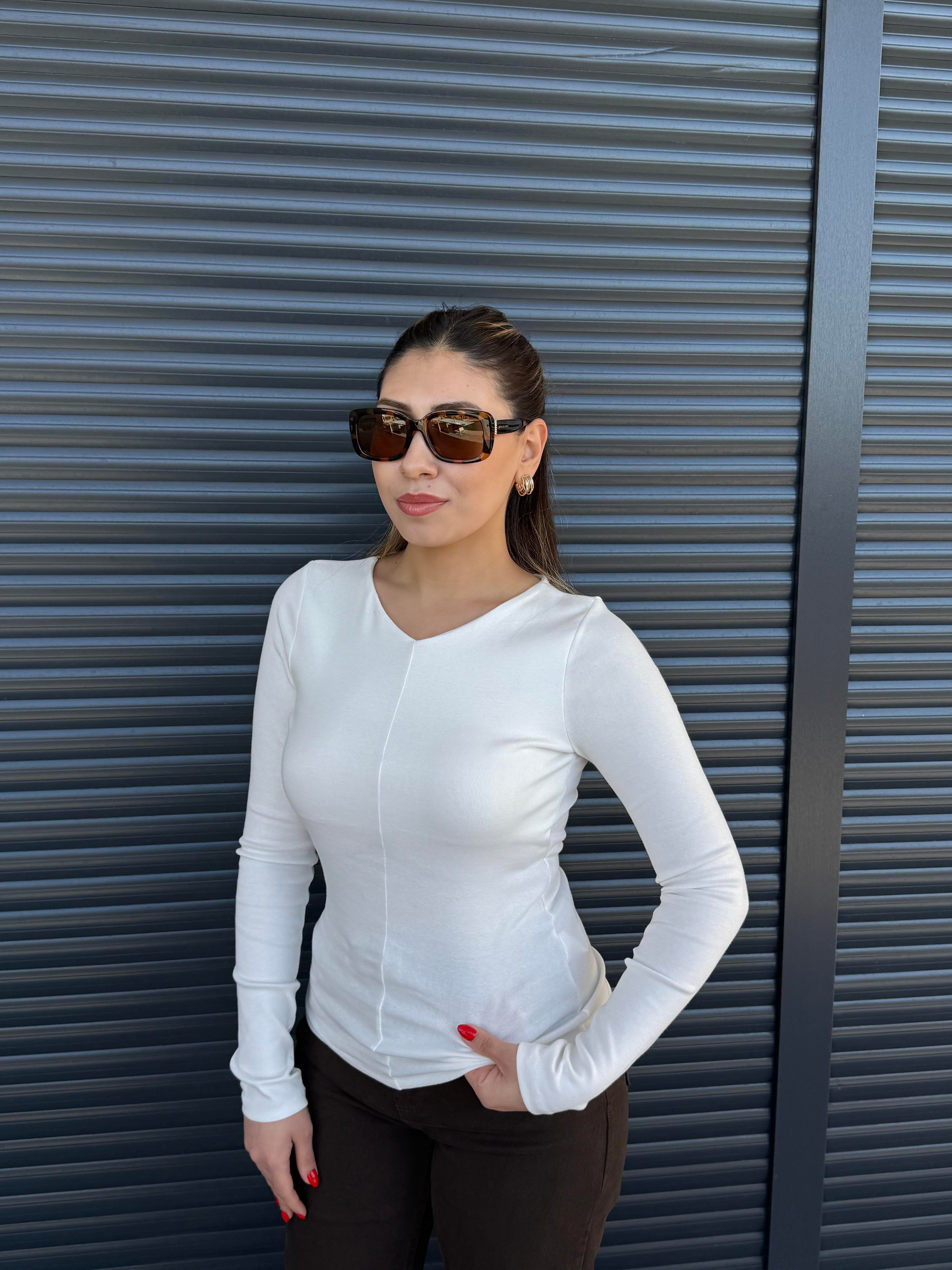 Karol Önü Dikişli Mini V Yaka Bluz Ekru