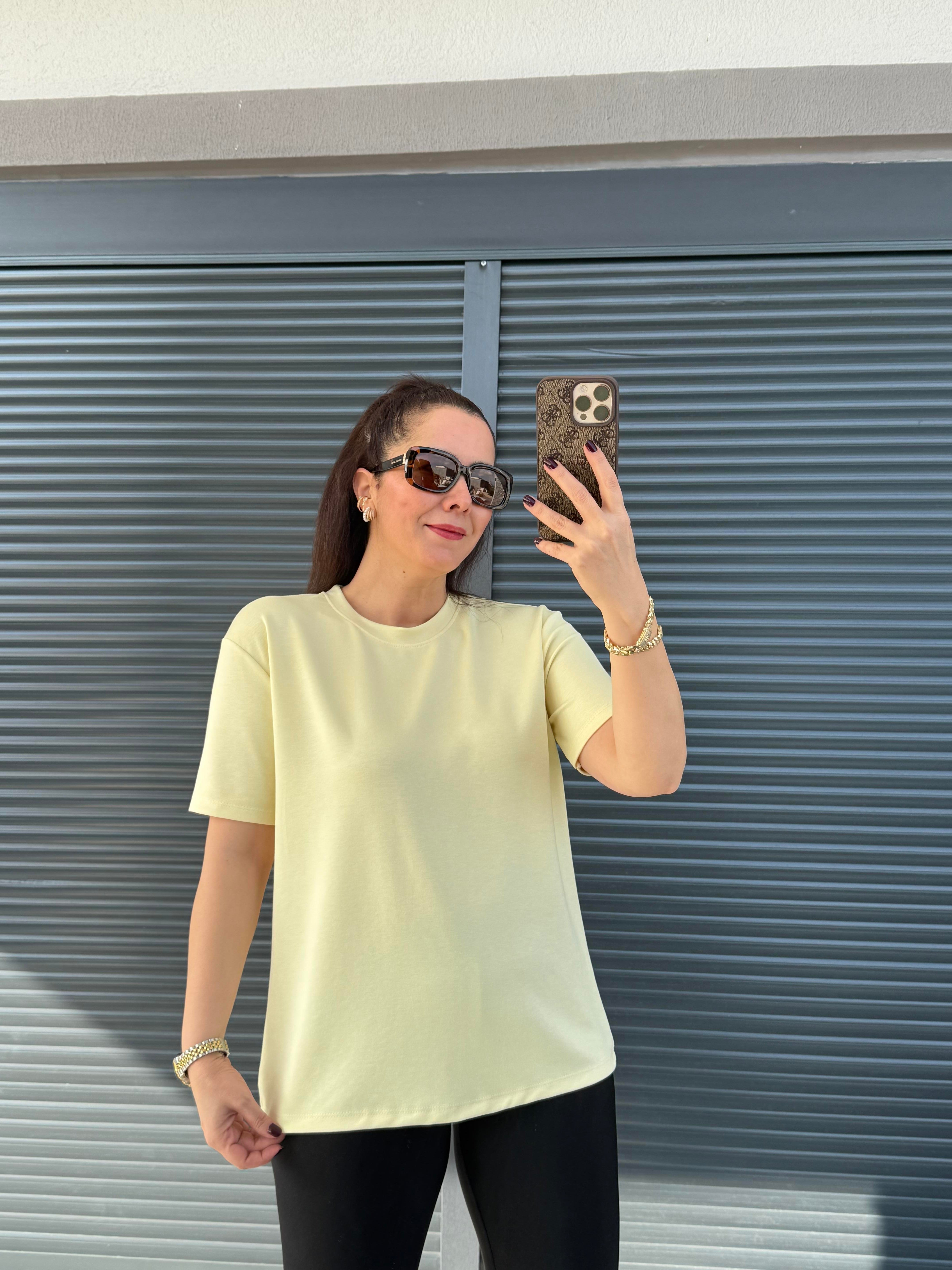 Modal Kumaş Bisiklet Yaka Basic T-Shirt Sarı