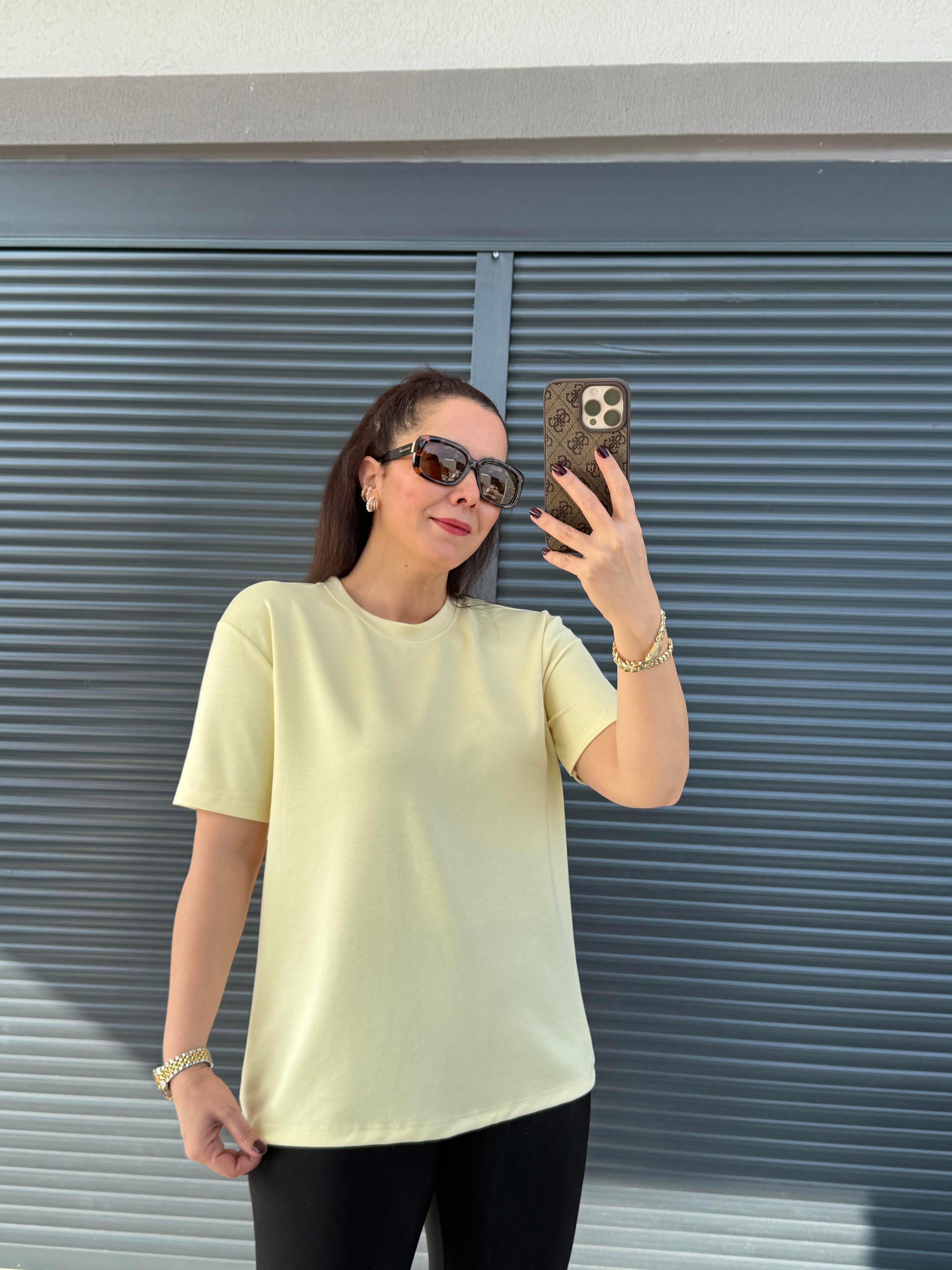 Modal Kumaş Bisiklet Yaka Basic T-Shirt Sarı