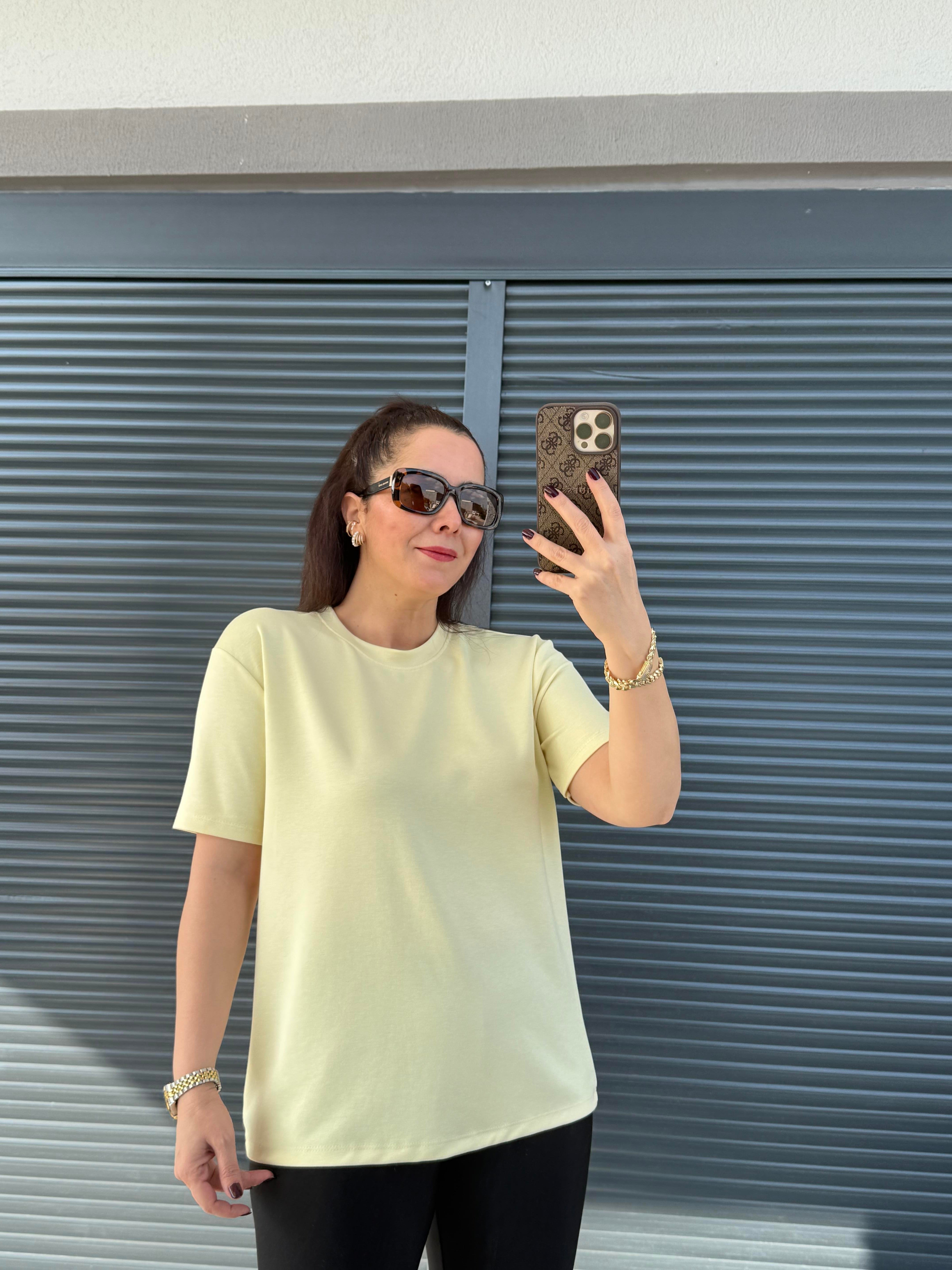 Modal Kumaş Bisiklet Yaka Basic T-Shirt Sarı