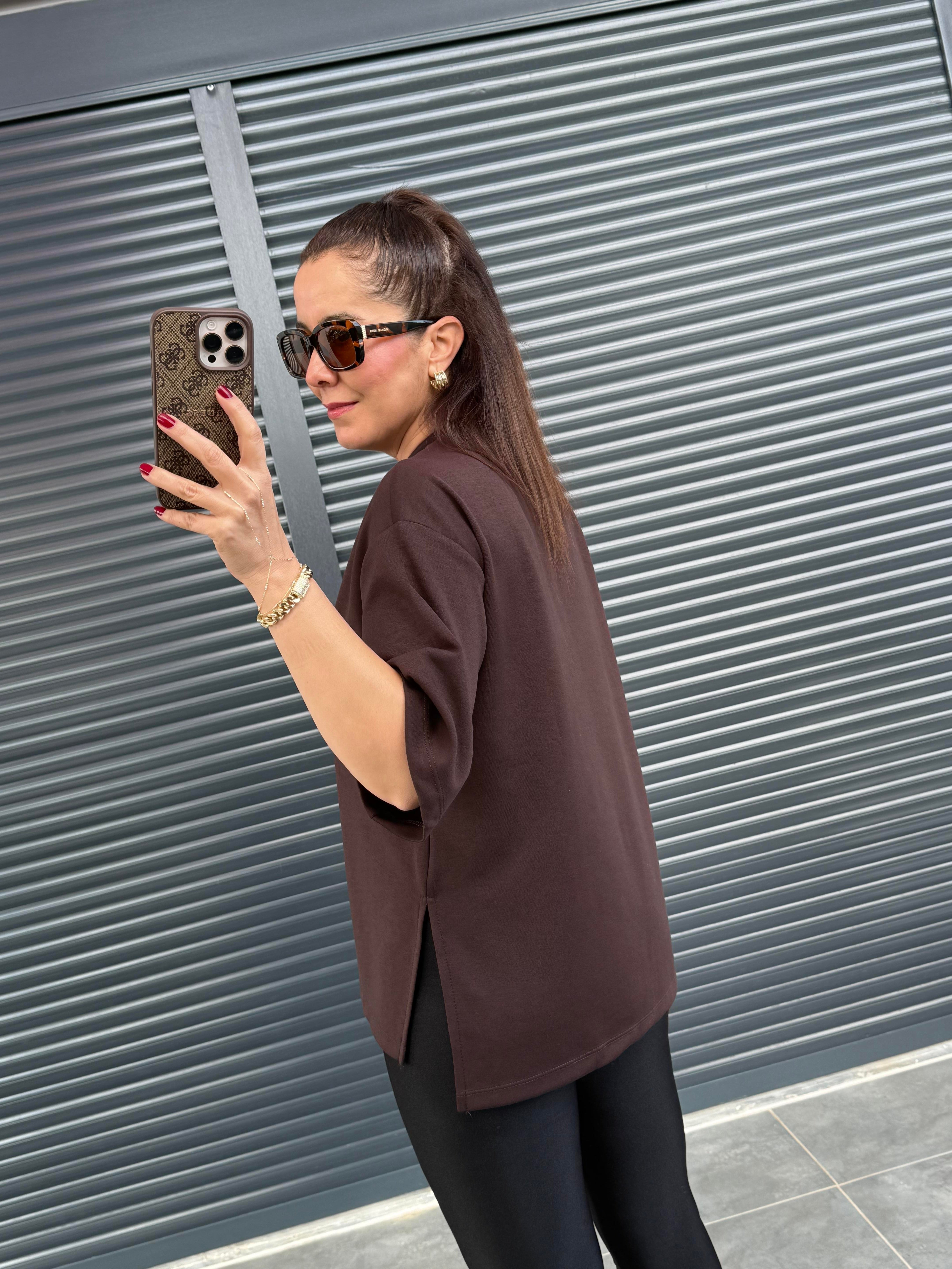 Modal Kumaş Yan Yırtmaçlı Basic T-Shirt Acı Kahve