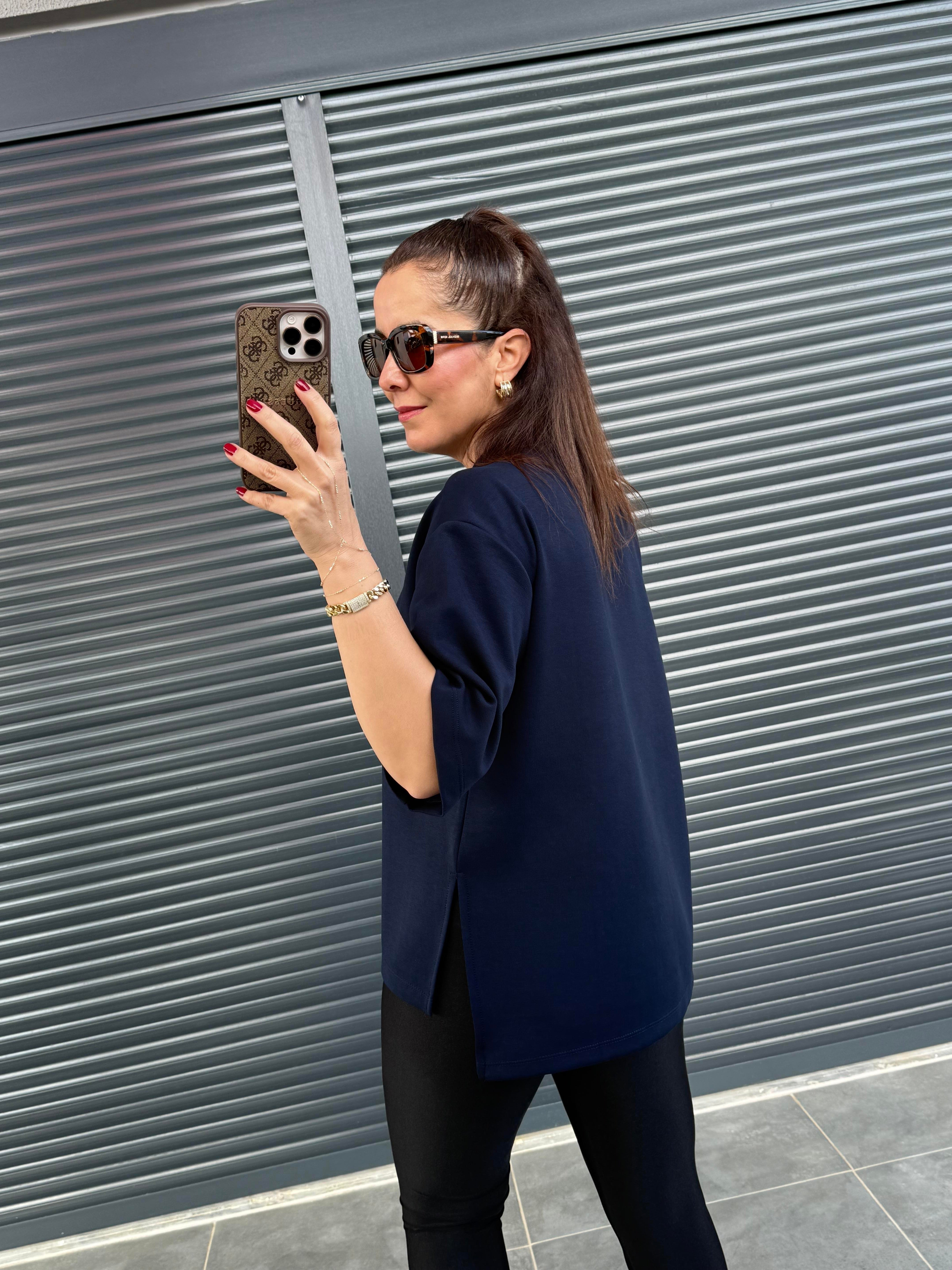 Modal Kumaş Yan Yırtmaçlı Basic T-Shirt Lacivert