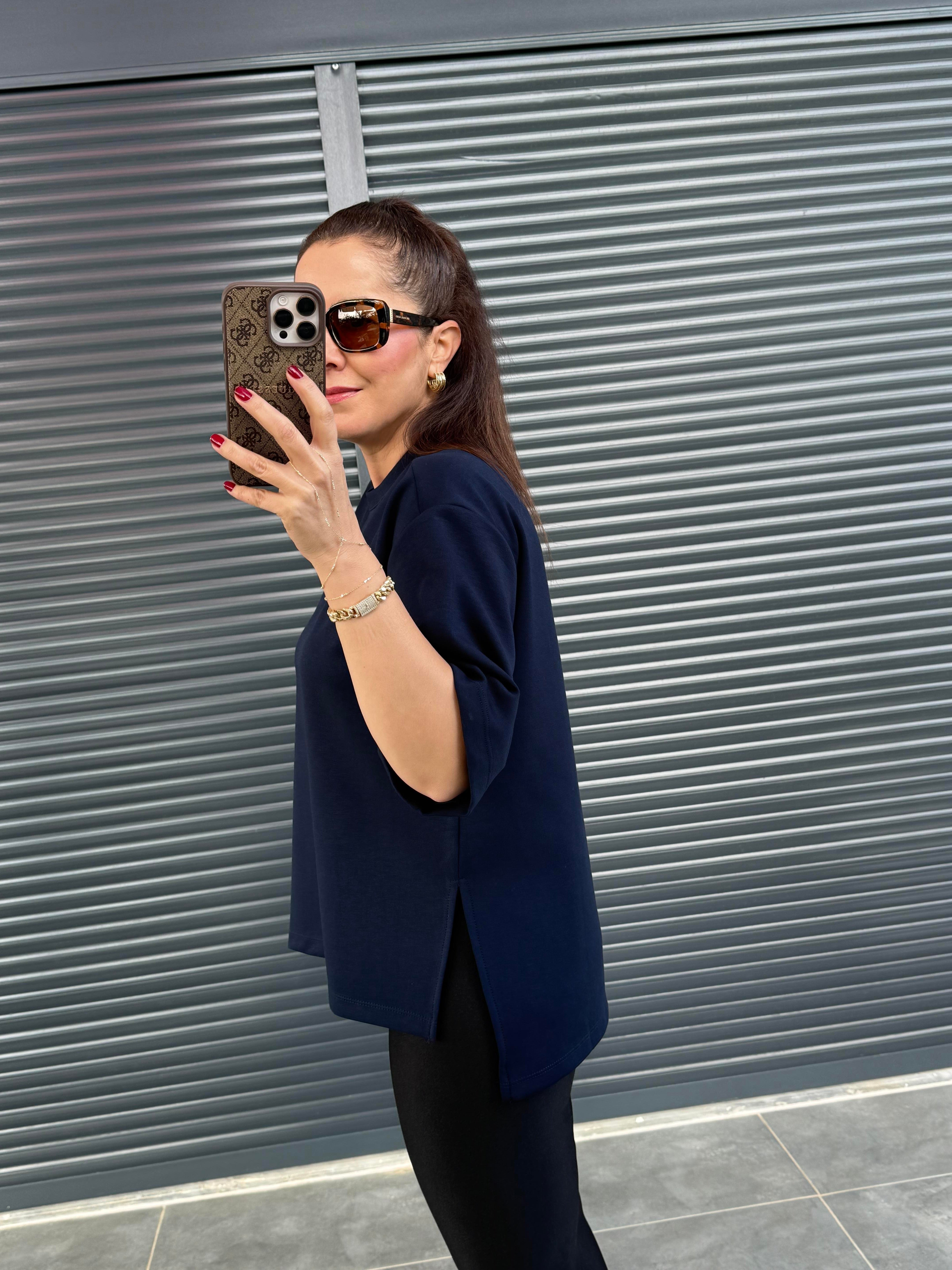 Modal Kumaş Yan Yırtmaçlı Basic T-Shirt Lacivert