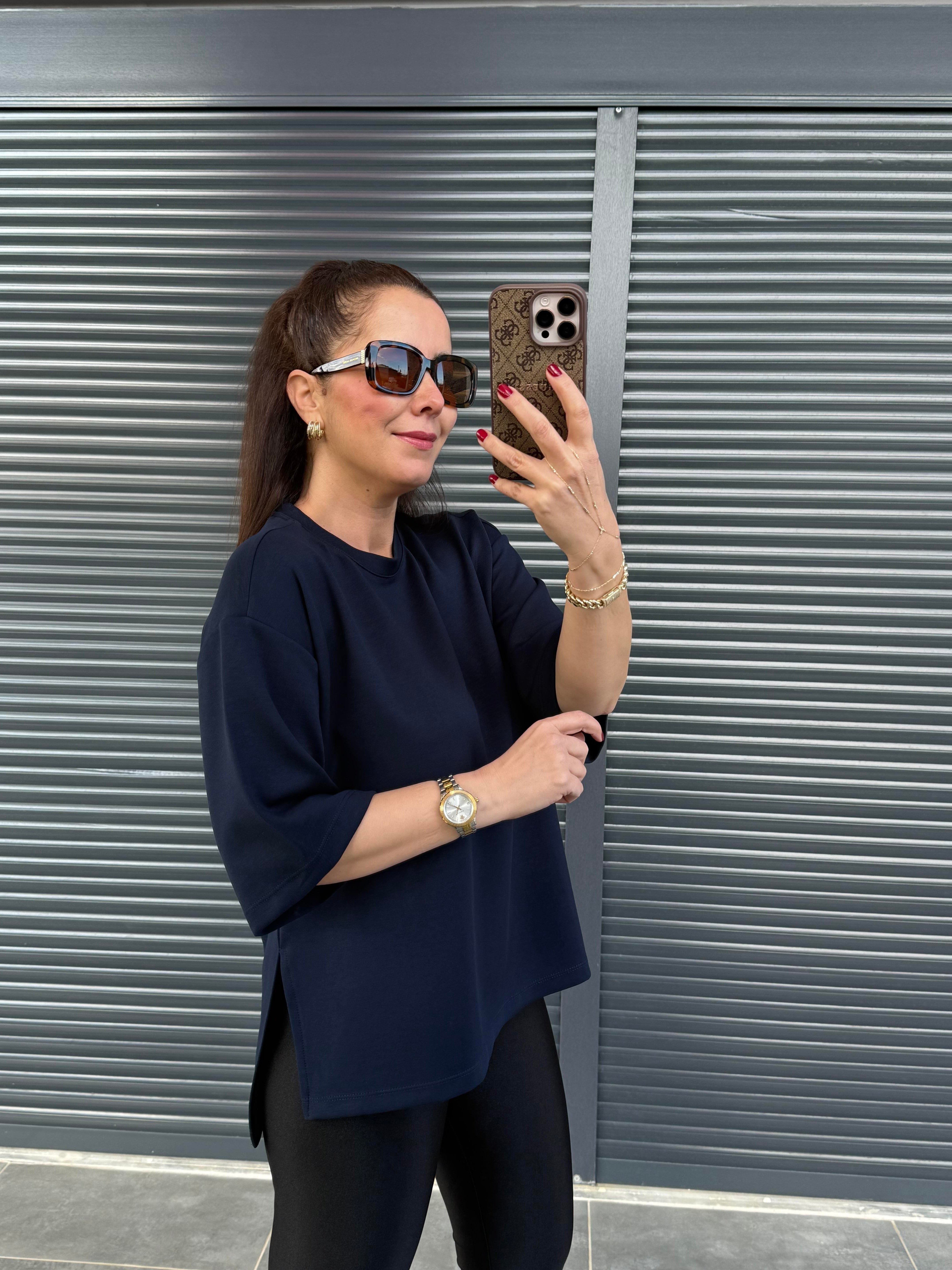 Modal Kumaş Yan Yırtmaçlı Basic T-Shirt Lacivert