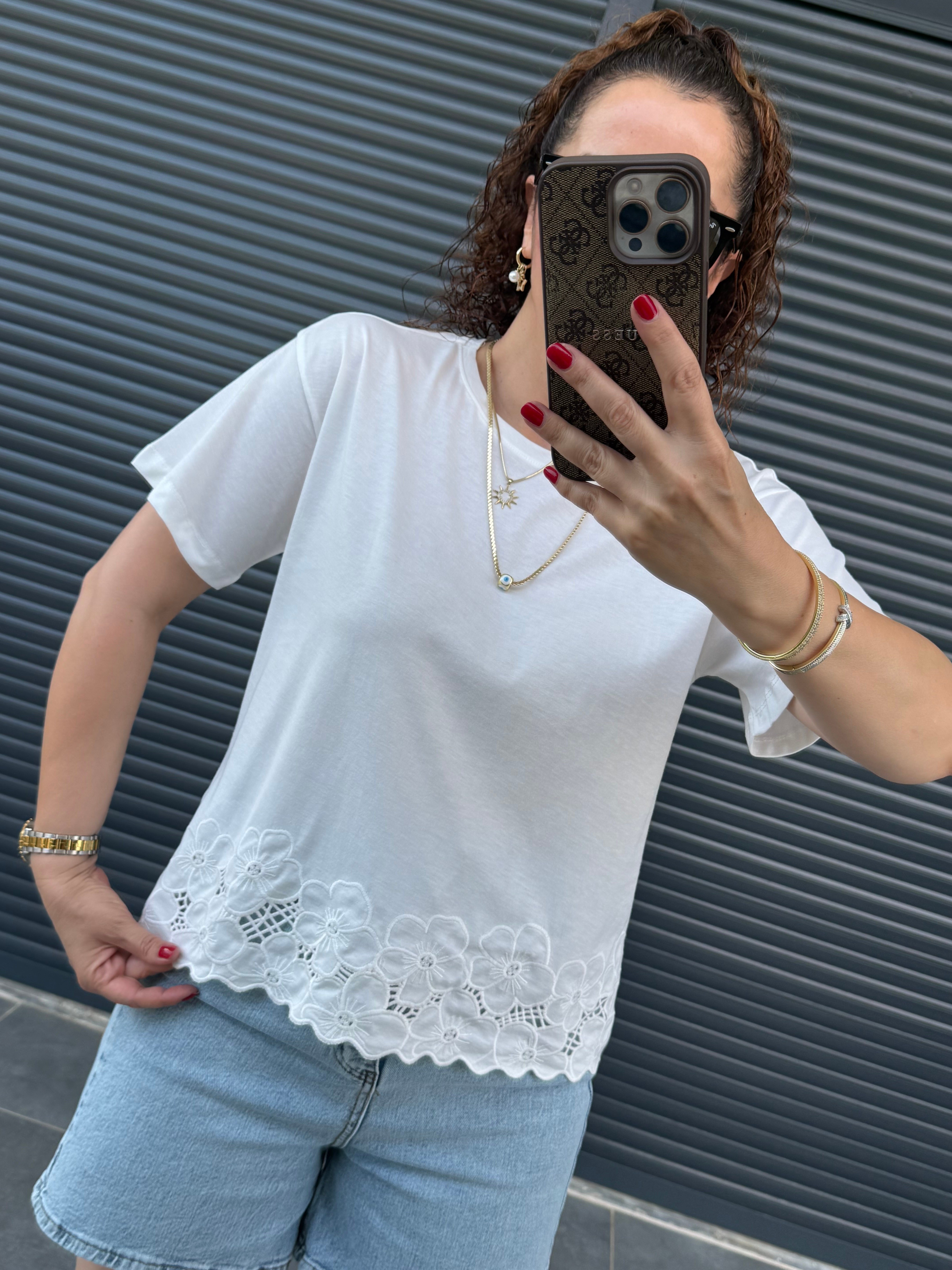 Premium Çiçek Güpür Detaylı T-shirt Ekru
