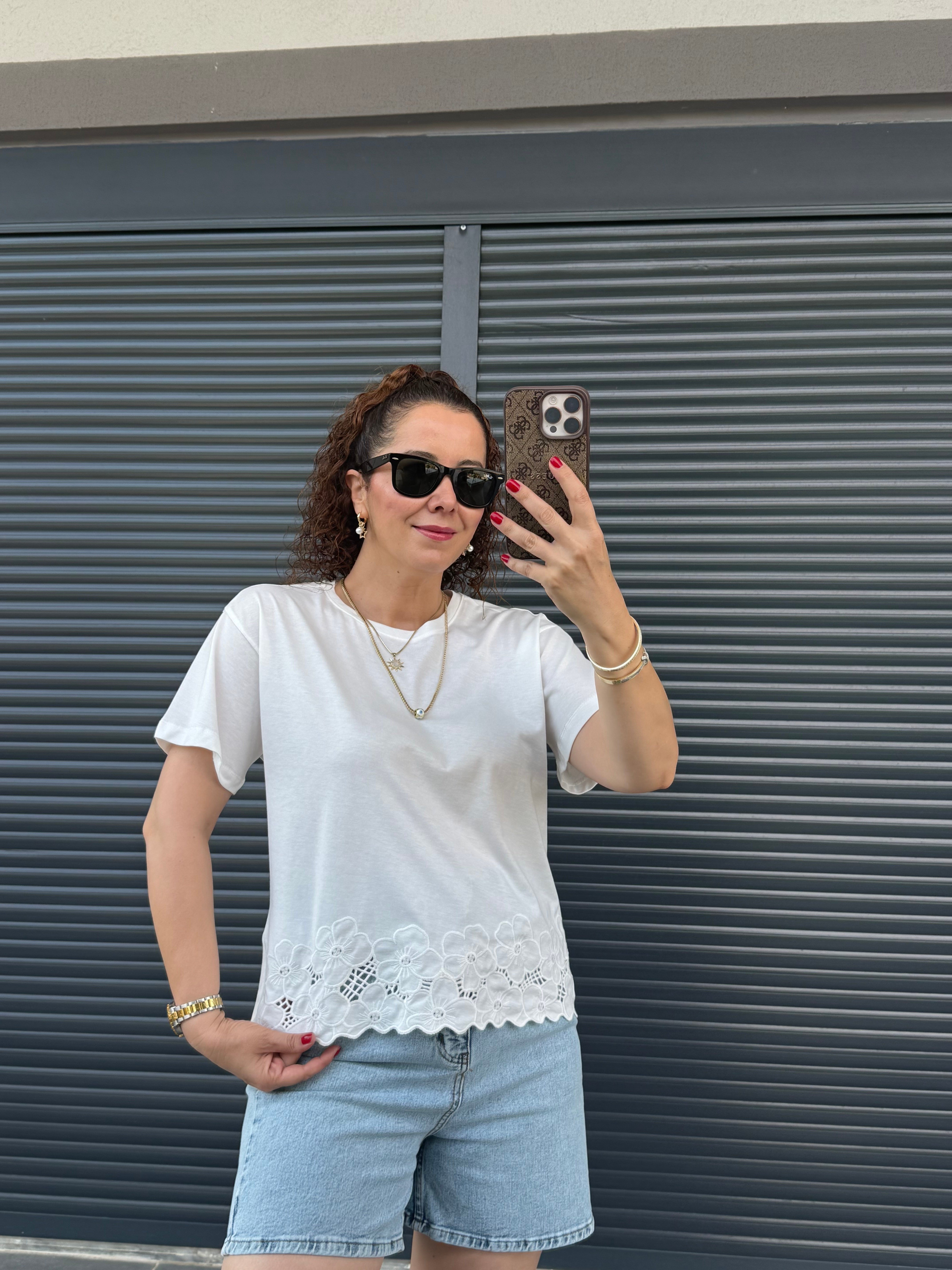 Premium Çiçek Güpür Detaylı T-shirt Ekru