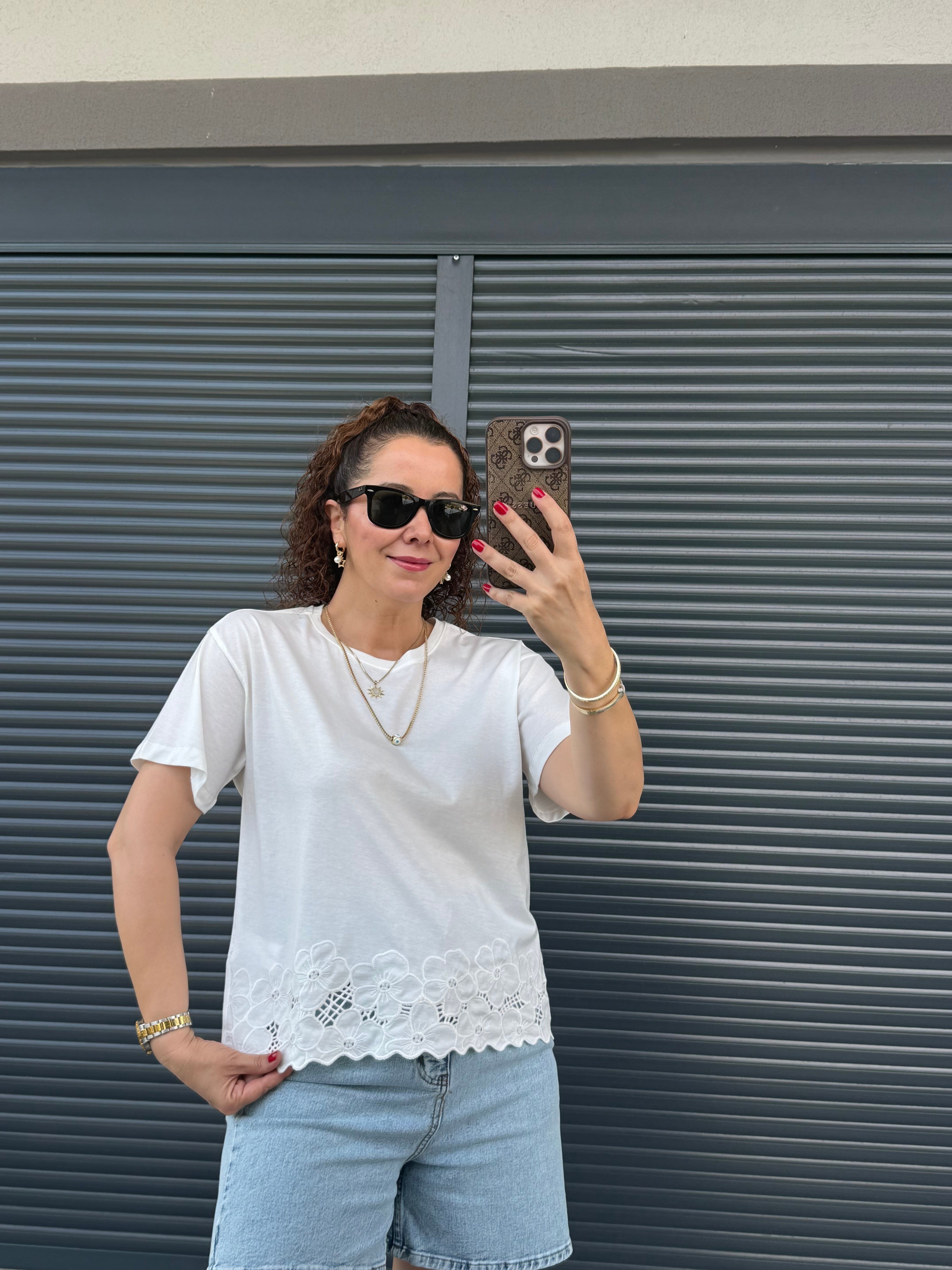 Premium Çiçek Güpür Detaylı T-shirt Ekru