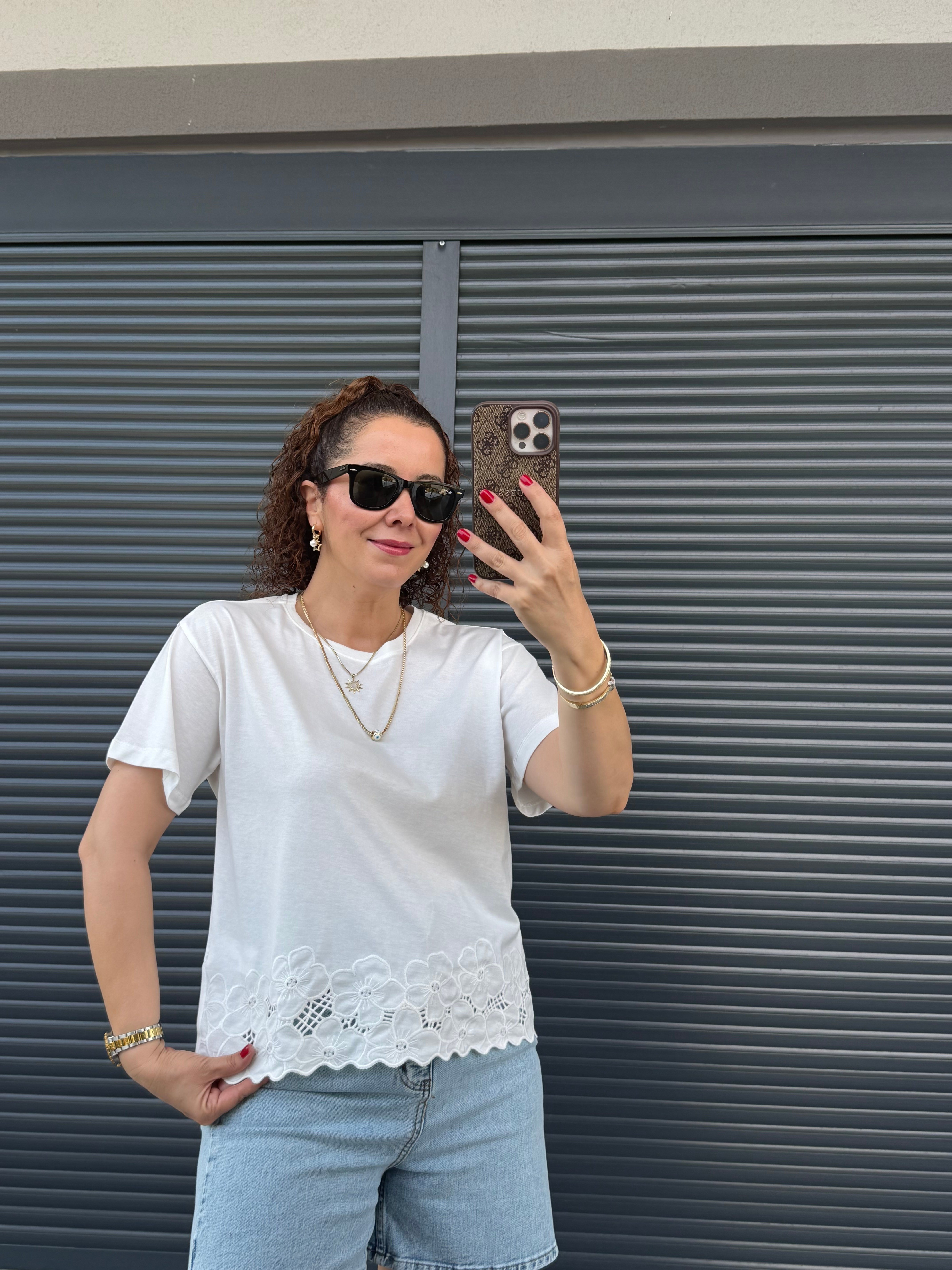 Premium Çiçek Güpür Detaylı T-shirt Ekru