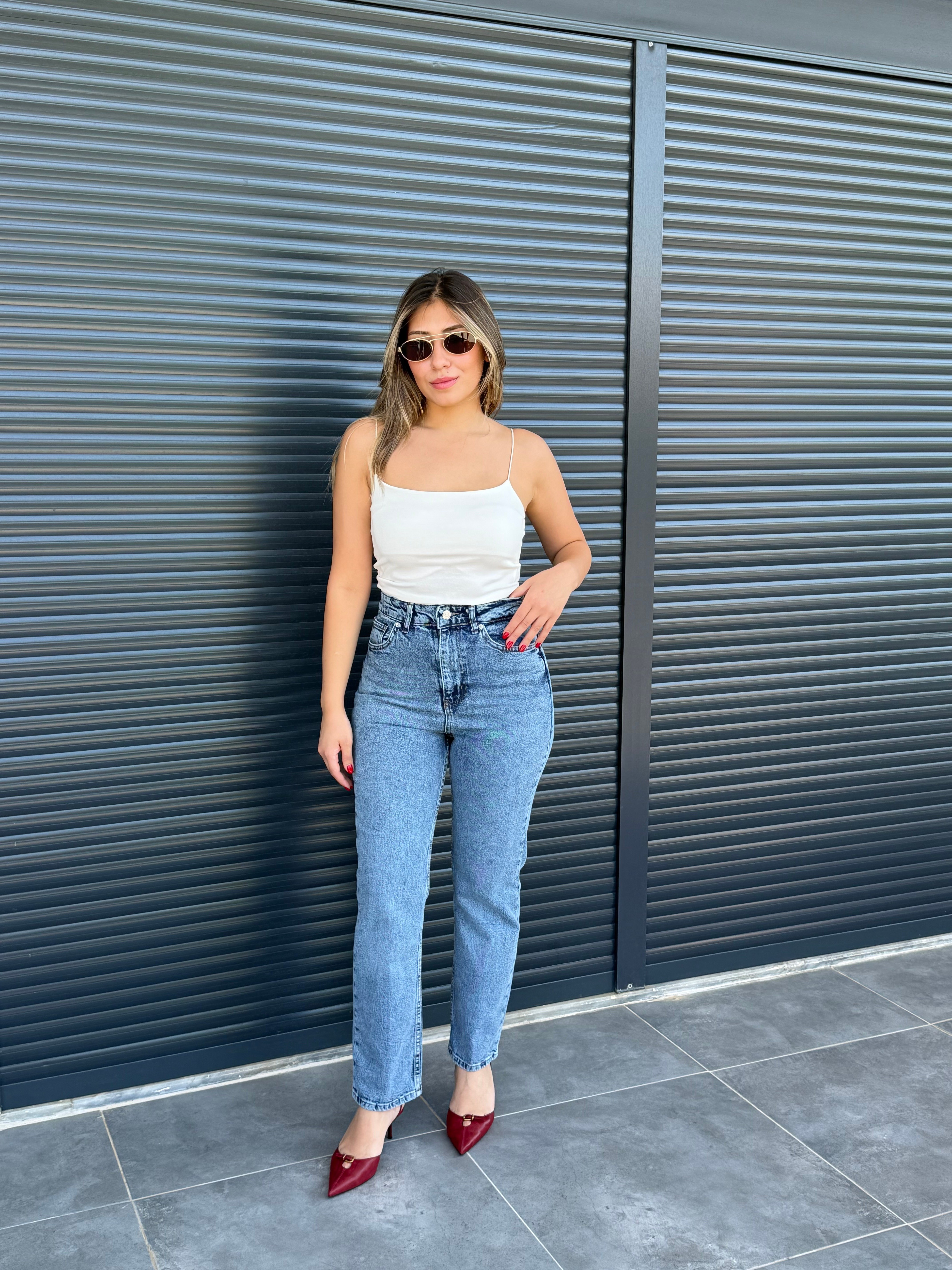 Premium Kalem Paça Toparlayıcı Boy Fit Jean Orta Mavi
