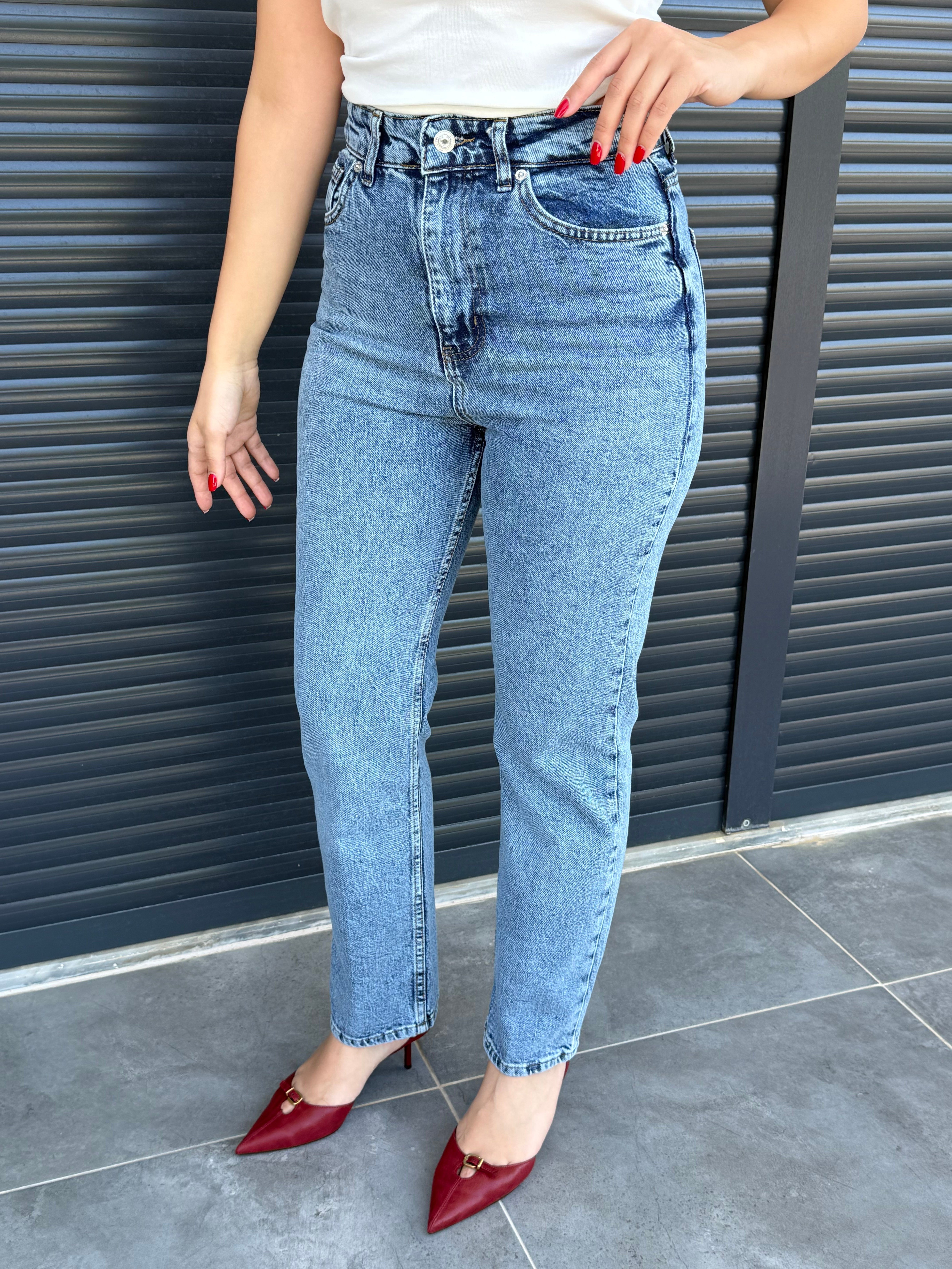 Premium Kalem Paça Toparlayıcı Boy Fit Jean Orta Mavi