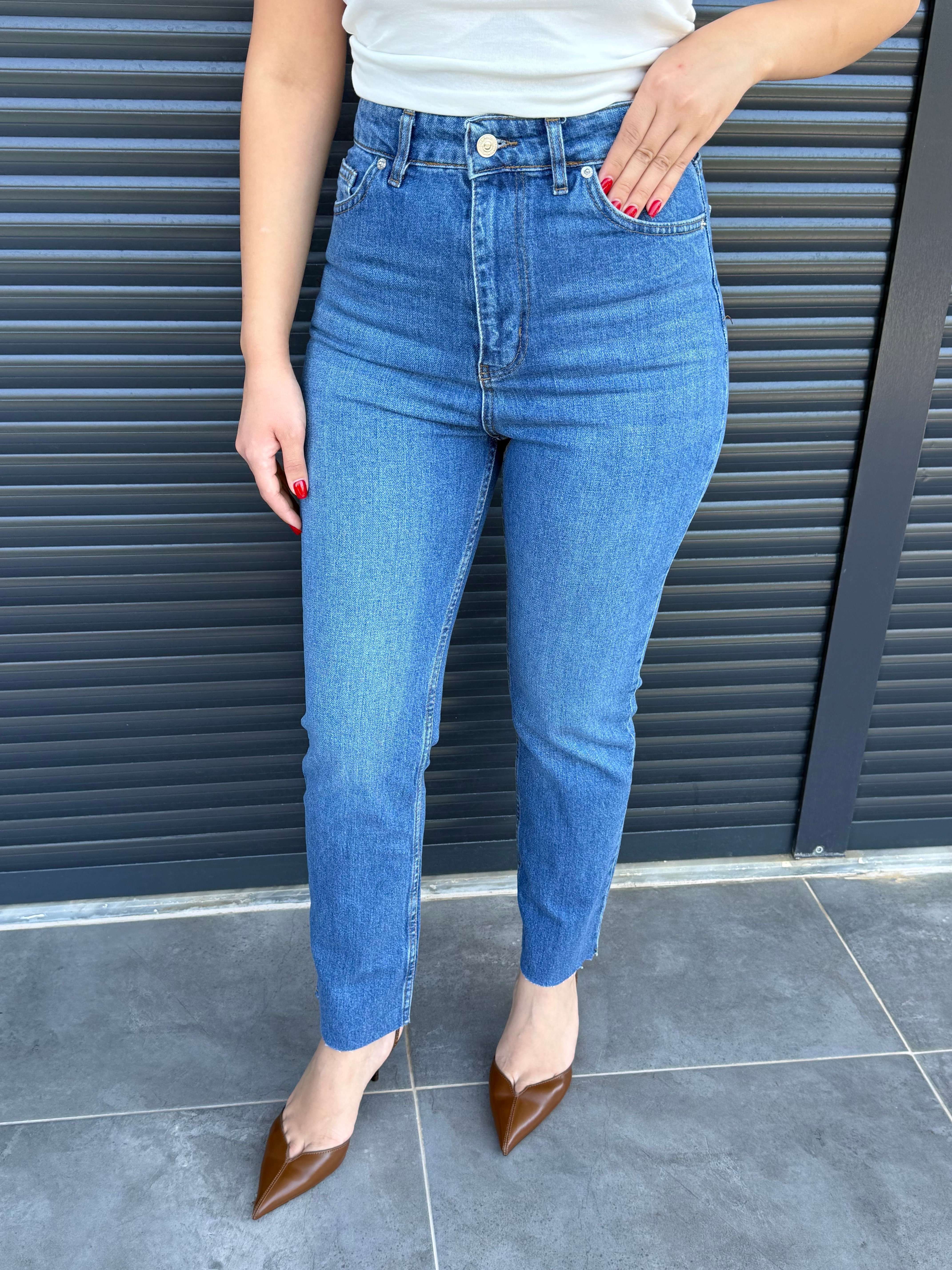 Premium Kesik Paça Toparlayıcı Boy Fit Jean Koyu Mavi