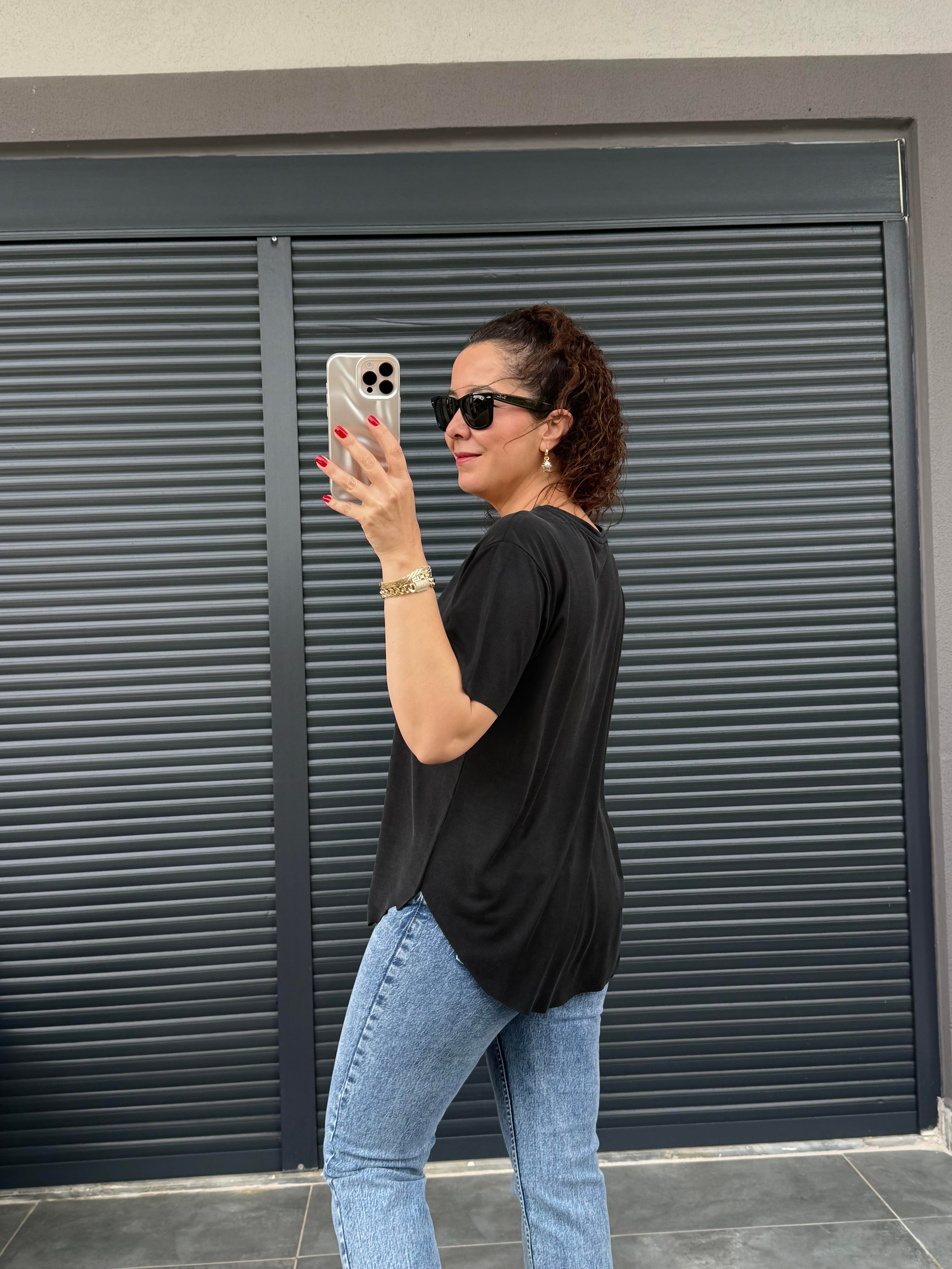 Premium V Yaka Salaş T-shirt Siyah