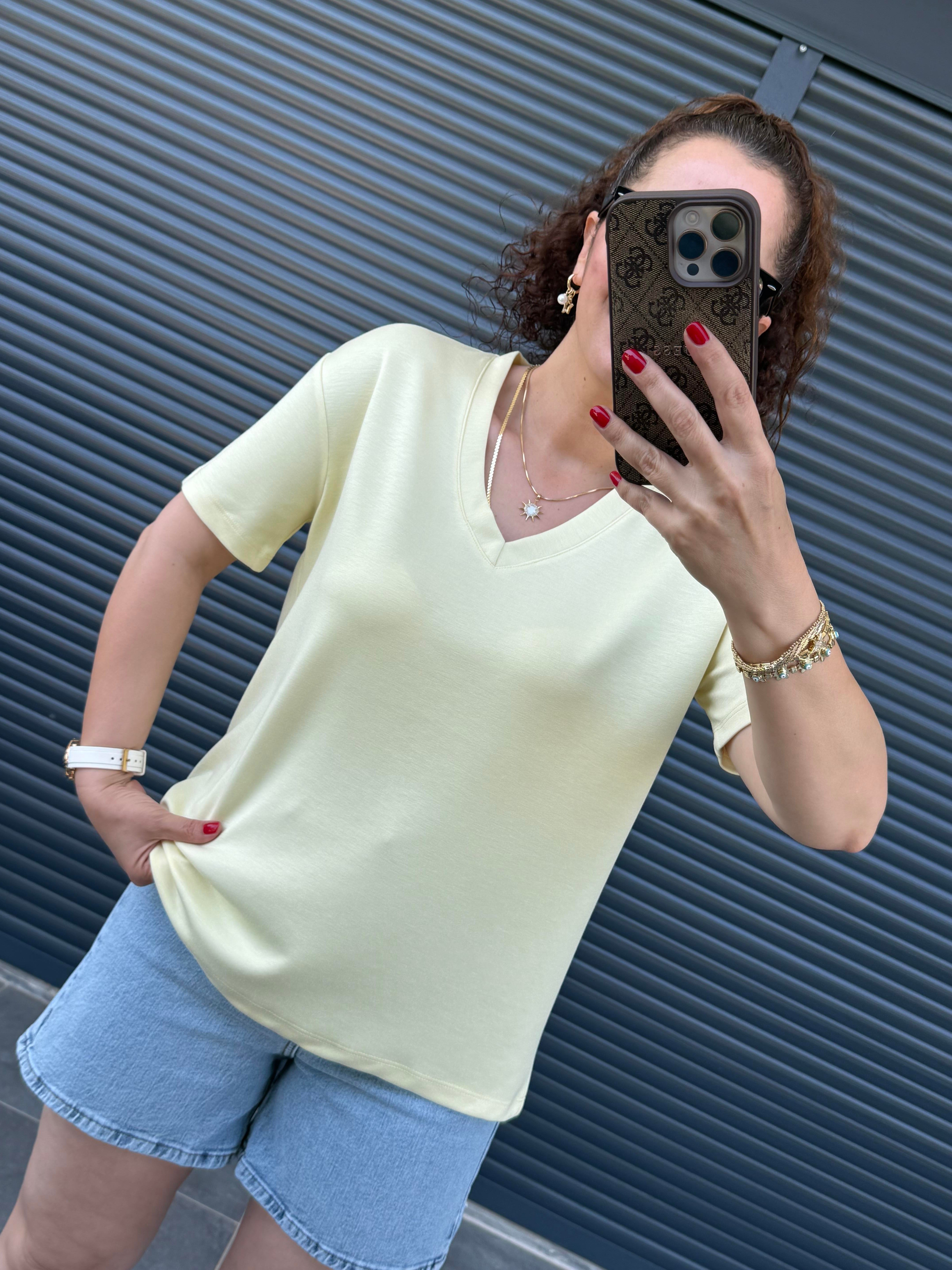 V Yaka Modal Kumaş T-shirt Sarı 