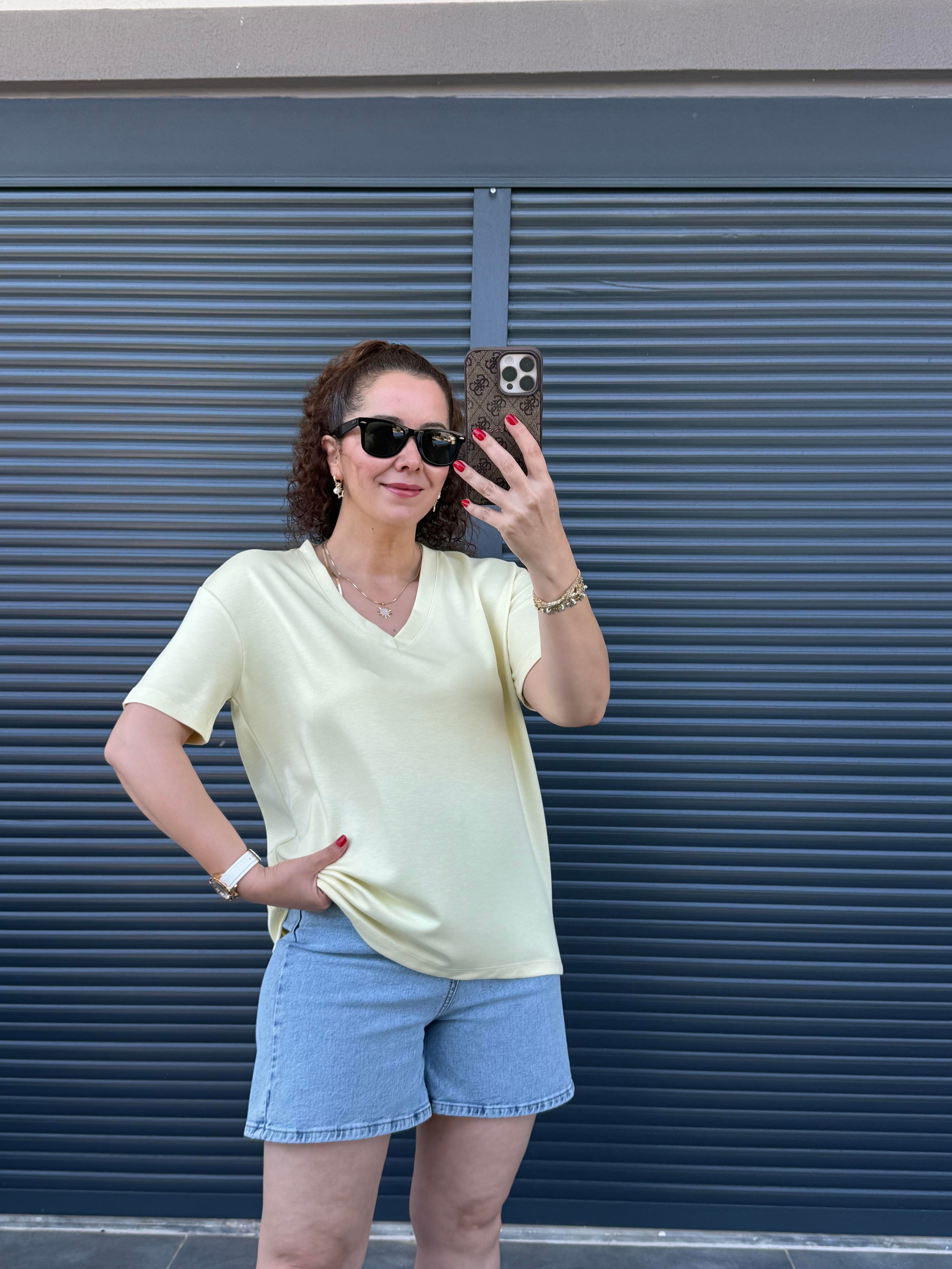 V Yaka Modal Kumaş T-shirt Sarı 
