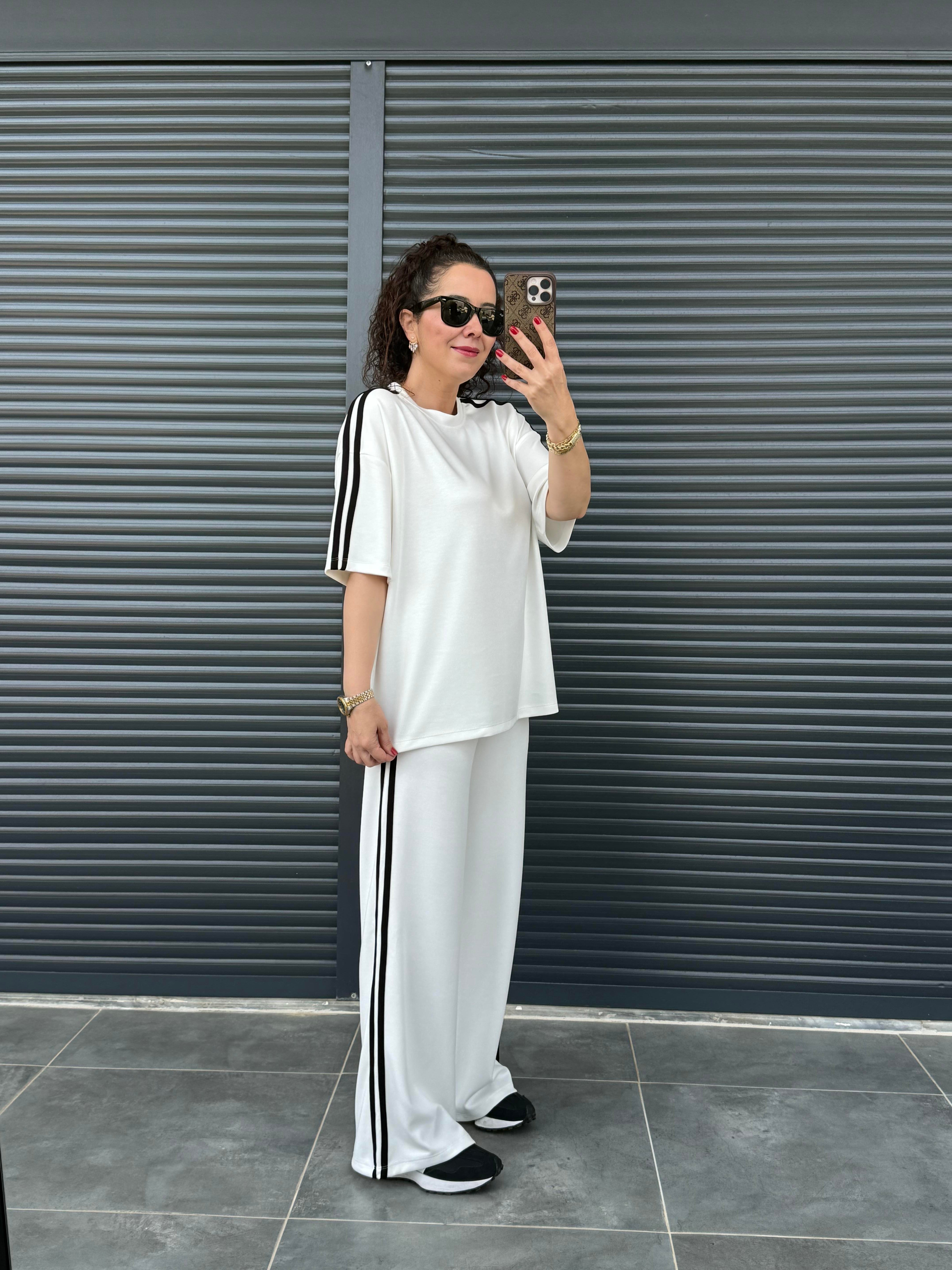 Yan Şeritli Modal Basic Takım Beyaz