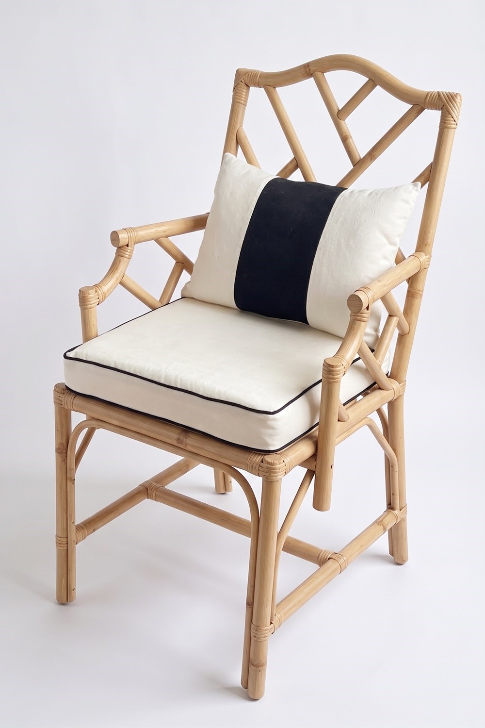 Classy Rattan Berjer