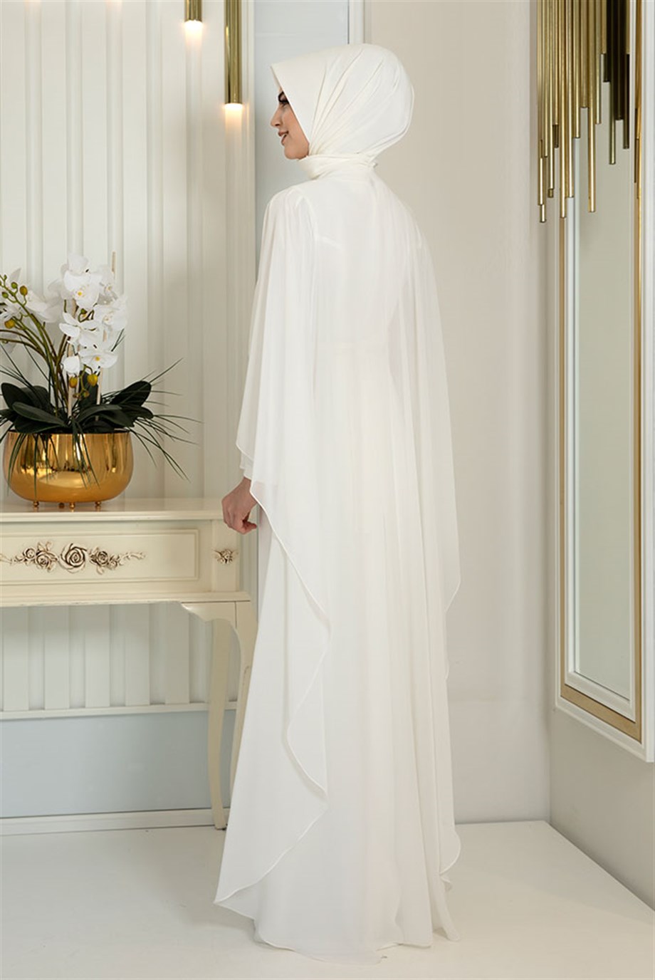 Pınar Şems Ceyda Tulum Ekru