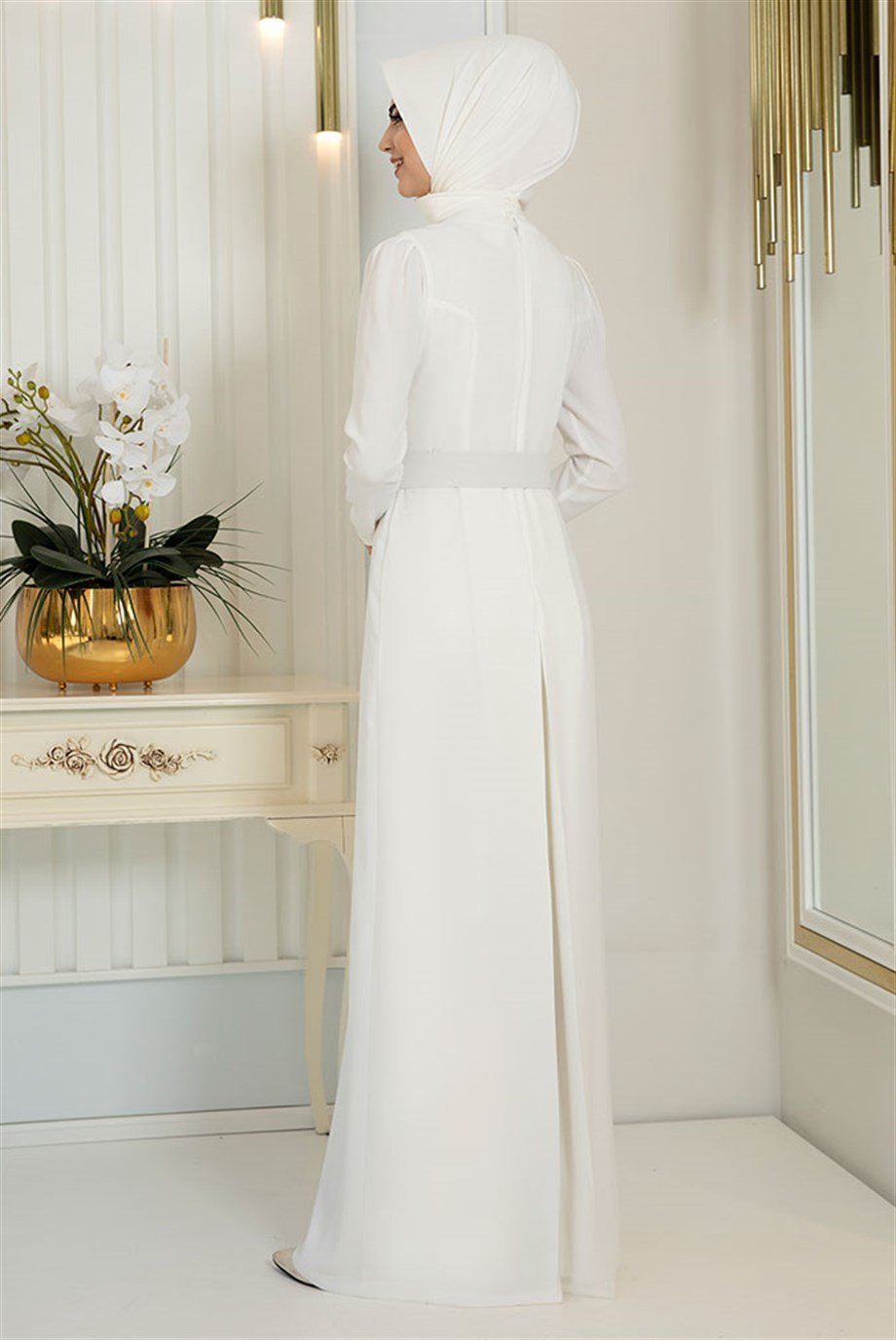 Pınar Şems Ceyda Tulum Ekru