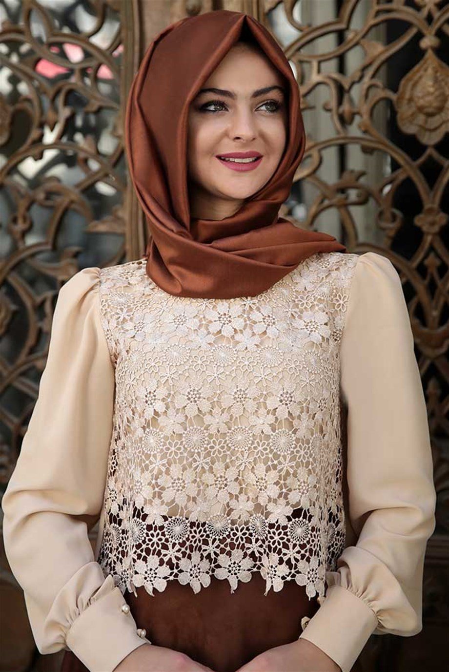 Pınar Şems Dantel Pelerinli Gömlek Bej