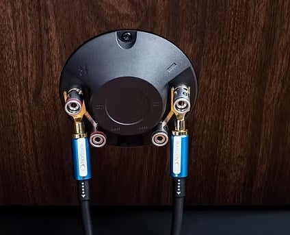 Skye Mounted Cable