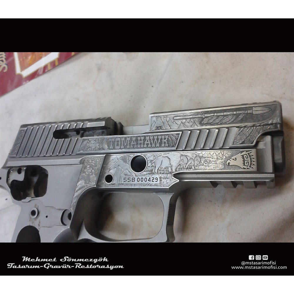 Sig Sauer P226 Gravür // Tomahawk