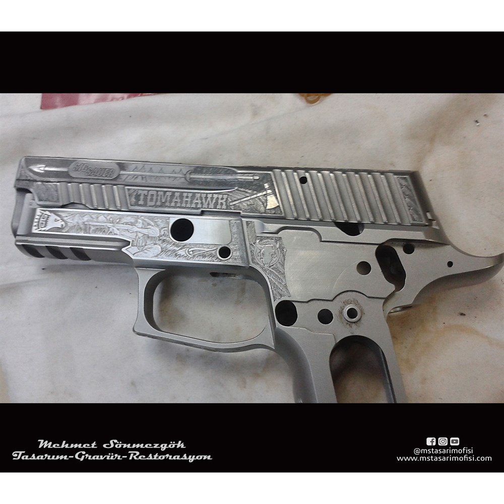 Sig Sauer P226 Gravür // Tomahawk